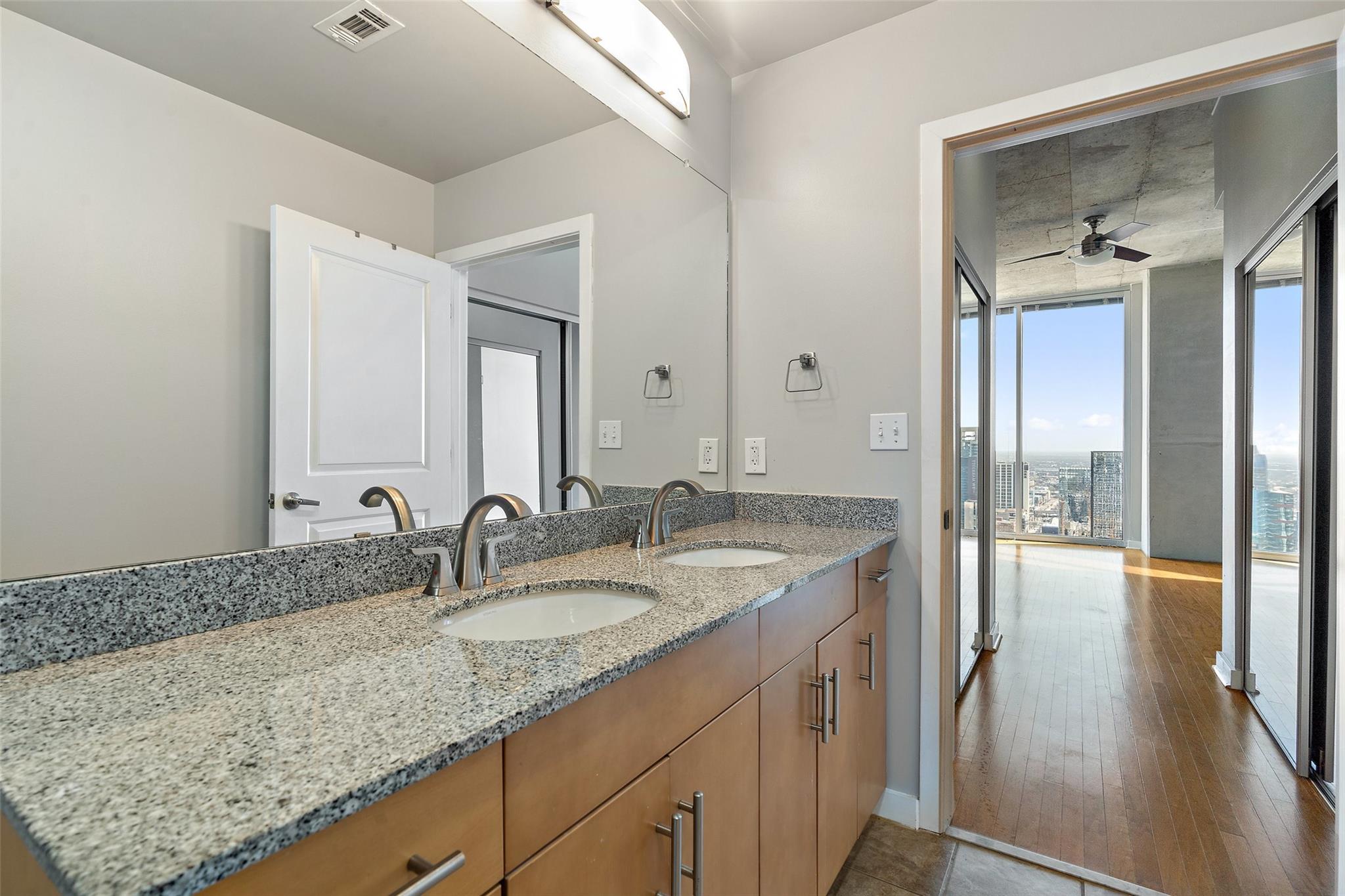 360 Nueces St #4209 Property Photo 17
