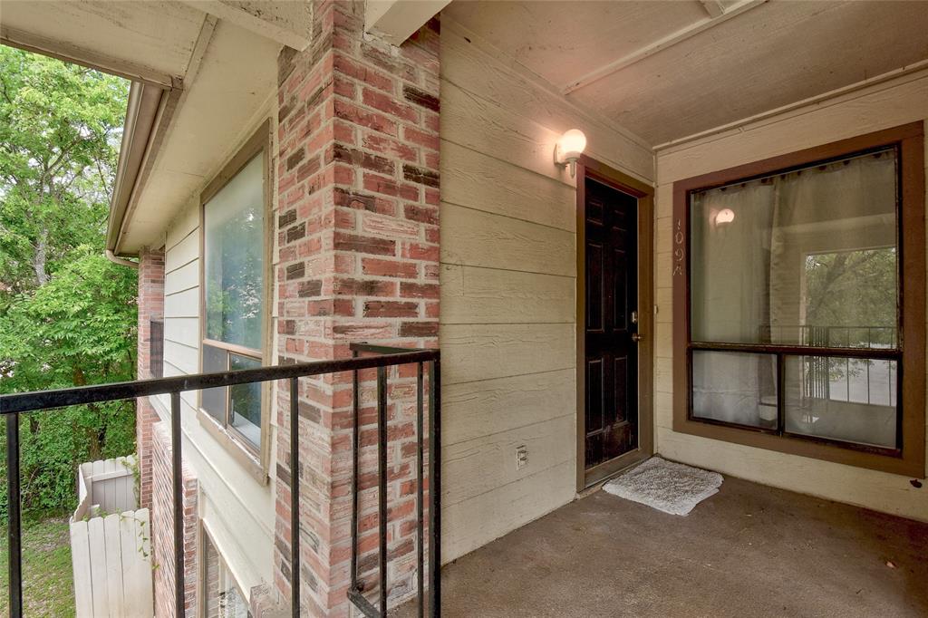 1705 Crossing Pl #a109 Property Photo 2