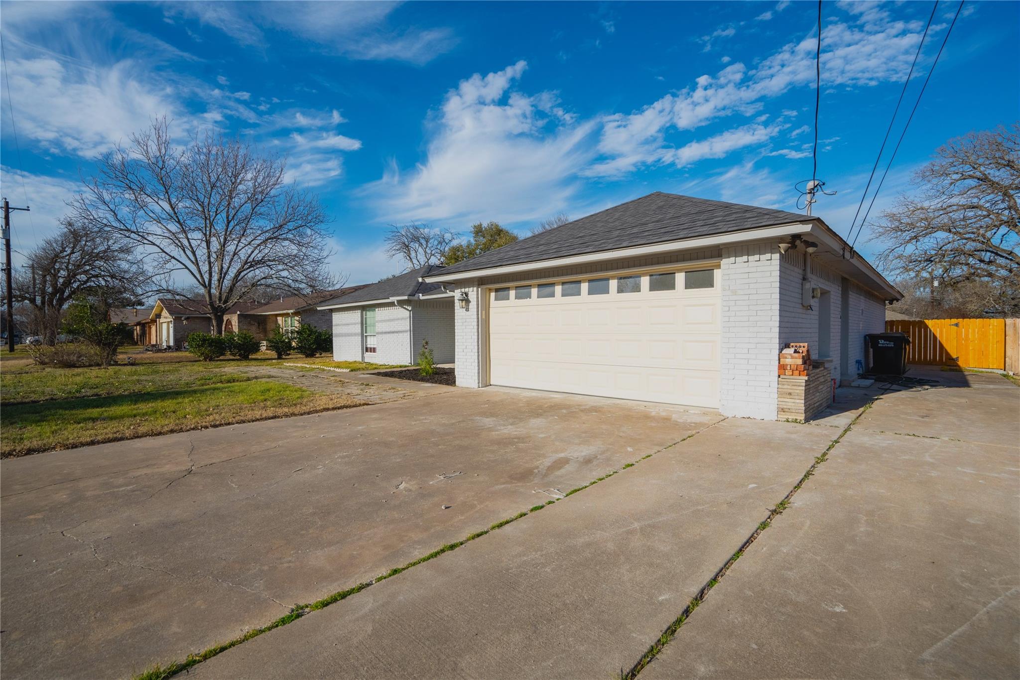 3207 Broken Spoke Trl Property Photo 4