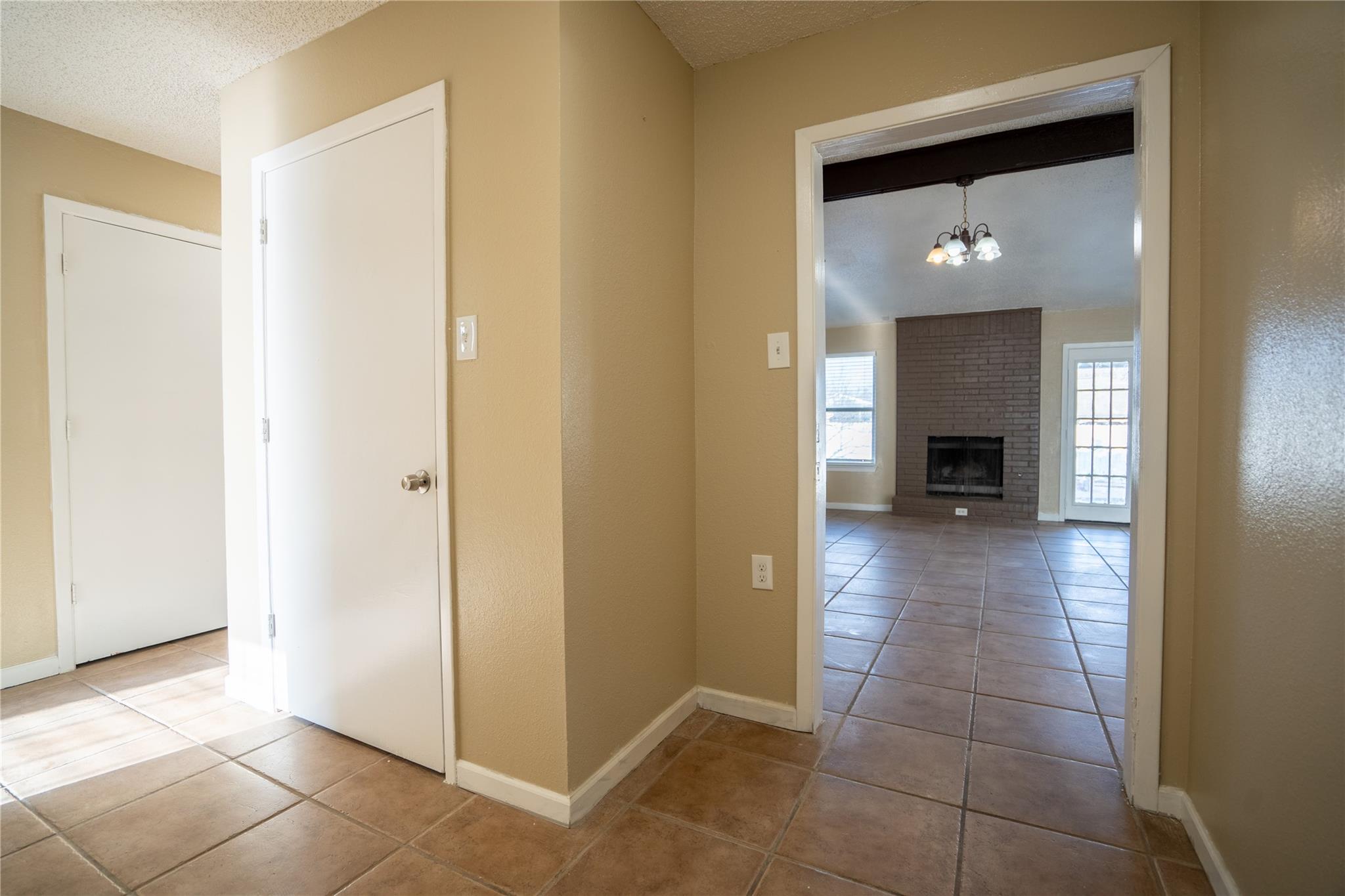 3207 Broken Spoke Trl Property Photo 5