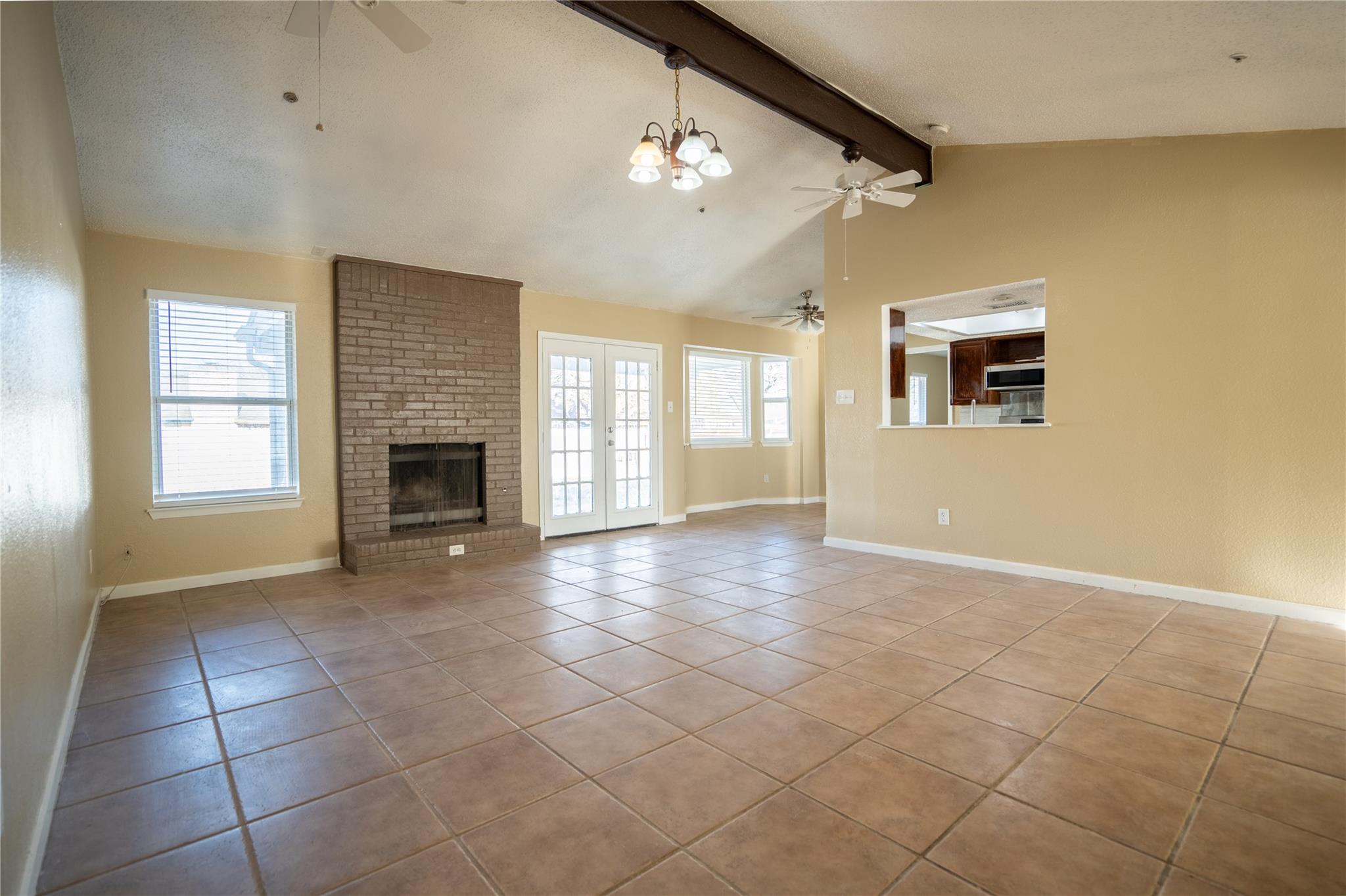 3207 Broken Spoke Trl Property Photo 6