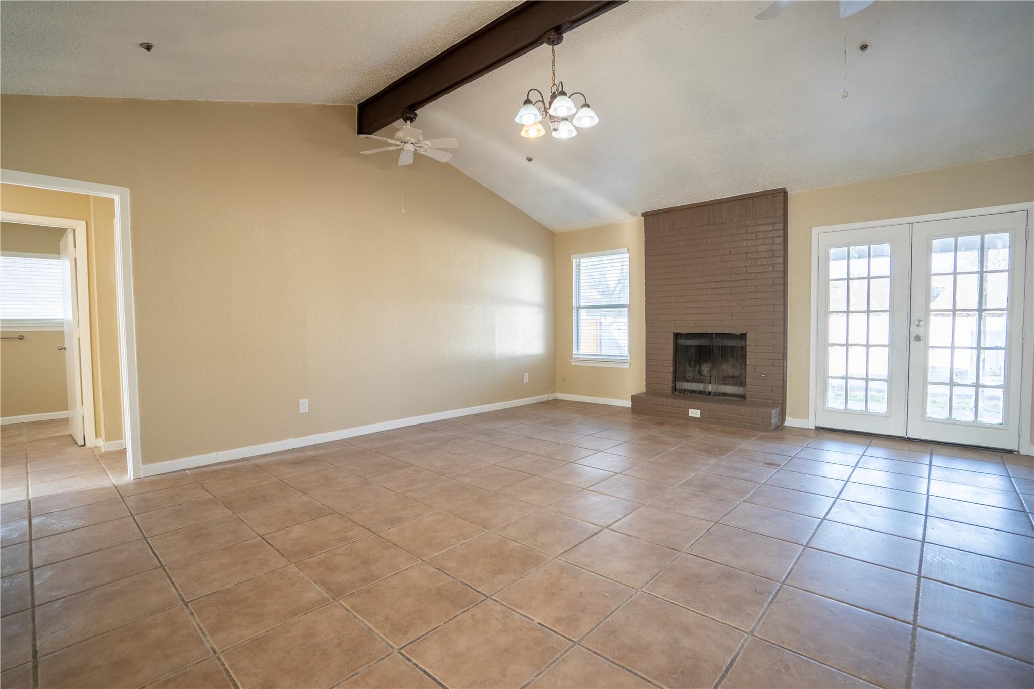 3207 Broken Spoke Trl Property Photo 8