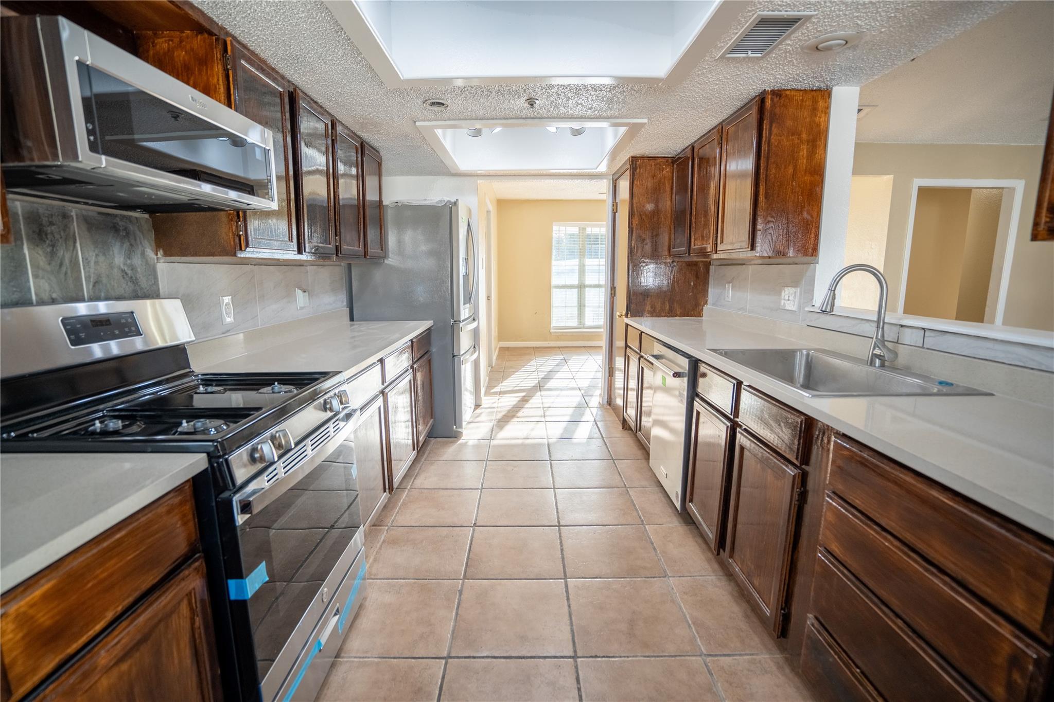 3207 Broken Spoke Trl Property Photo 13