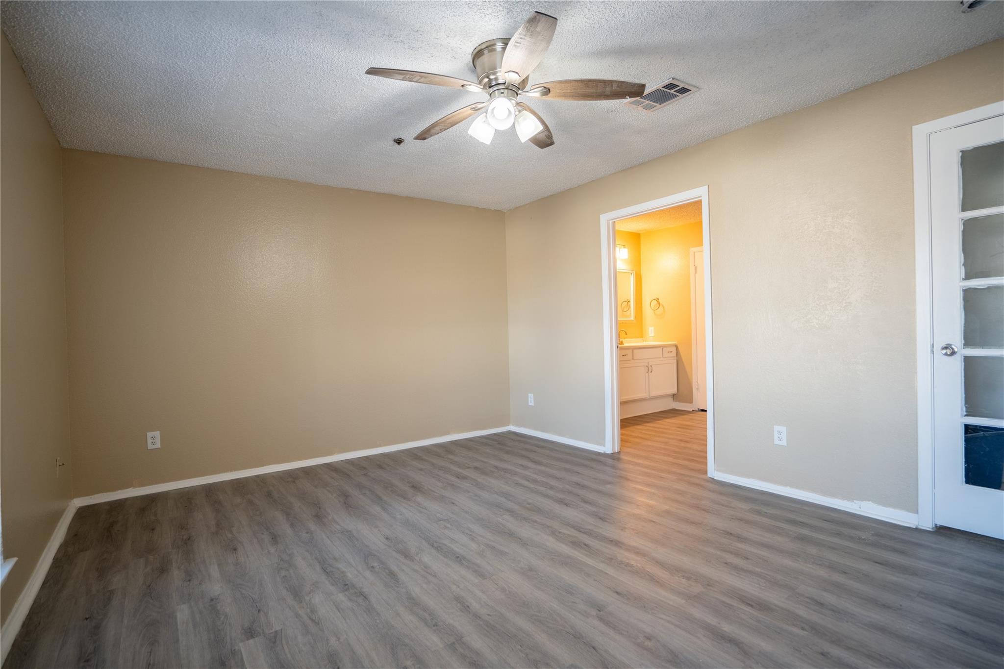 3207 Broken Spoke Trl Property Photo 17