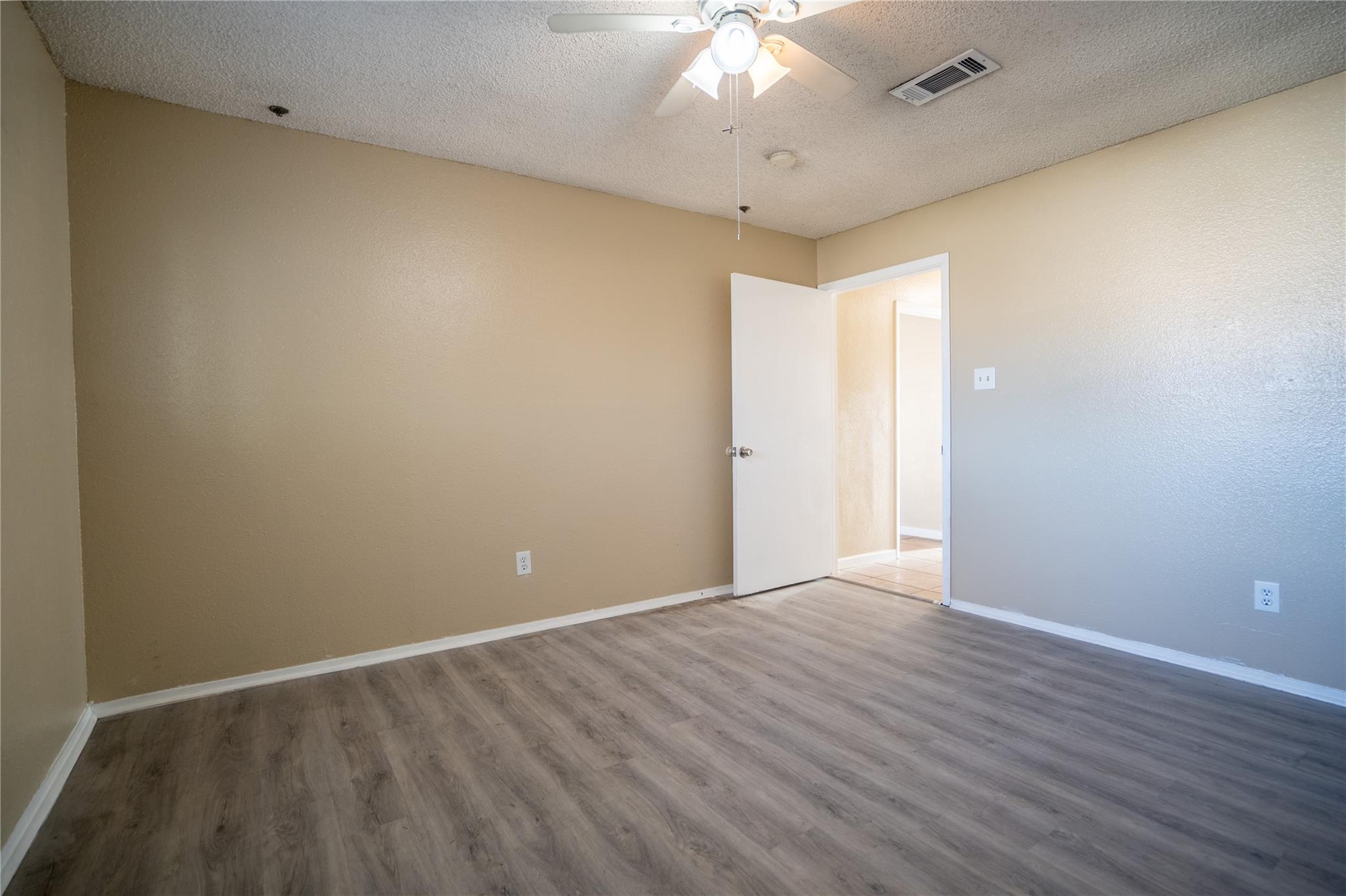 3207 Broken Spoke Trl Property Photo 28