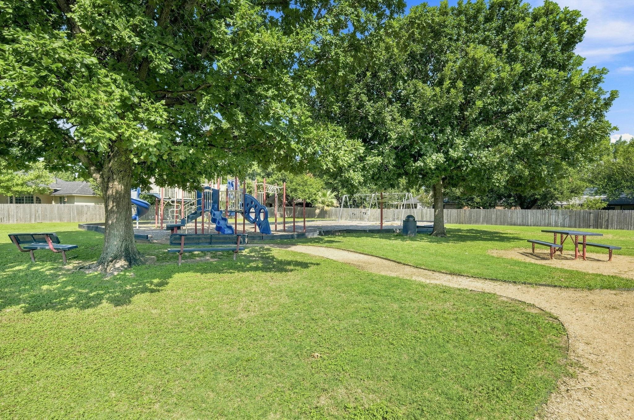 302 N Carriage Hills Dr Property Photo 29