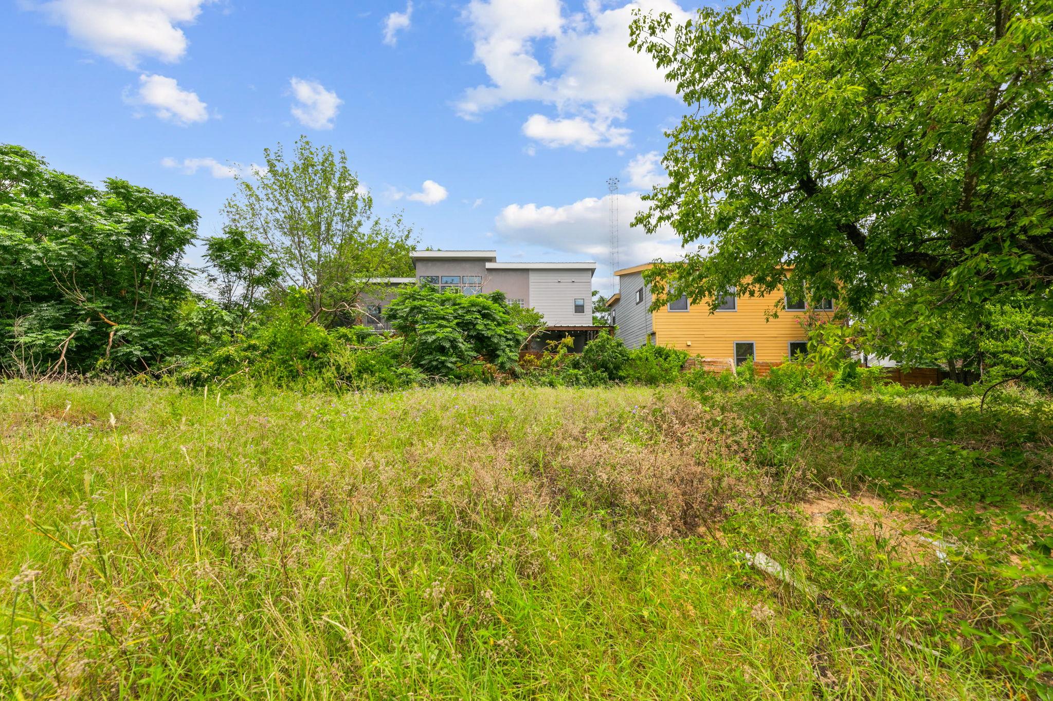 1303 Alamo St Property Photo 2