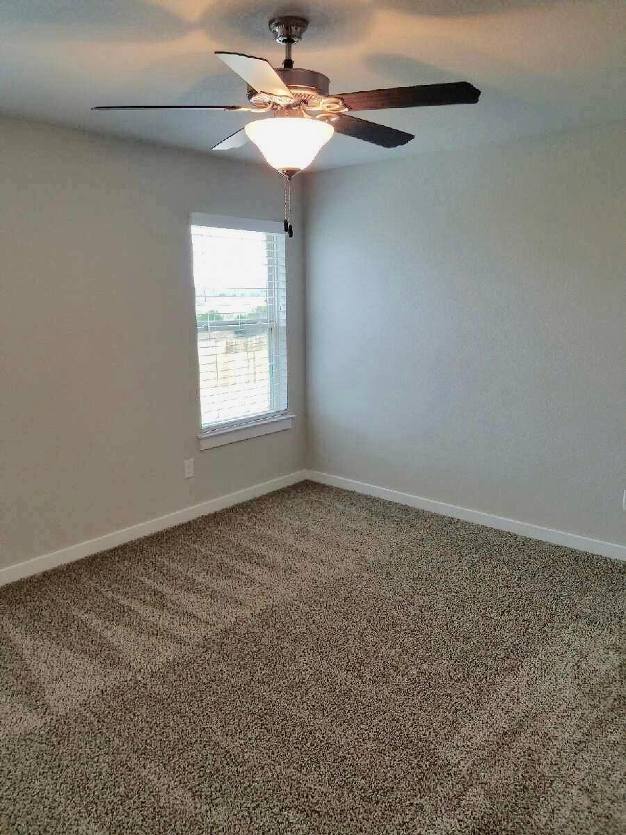 160 Lakeview Ct Property Photo 7