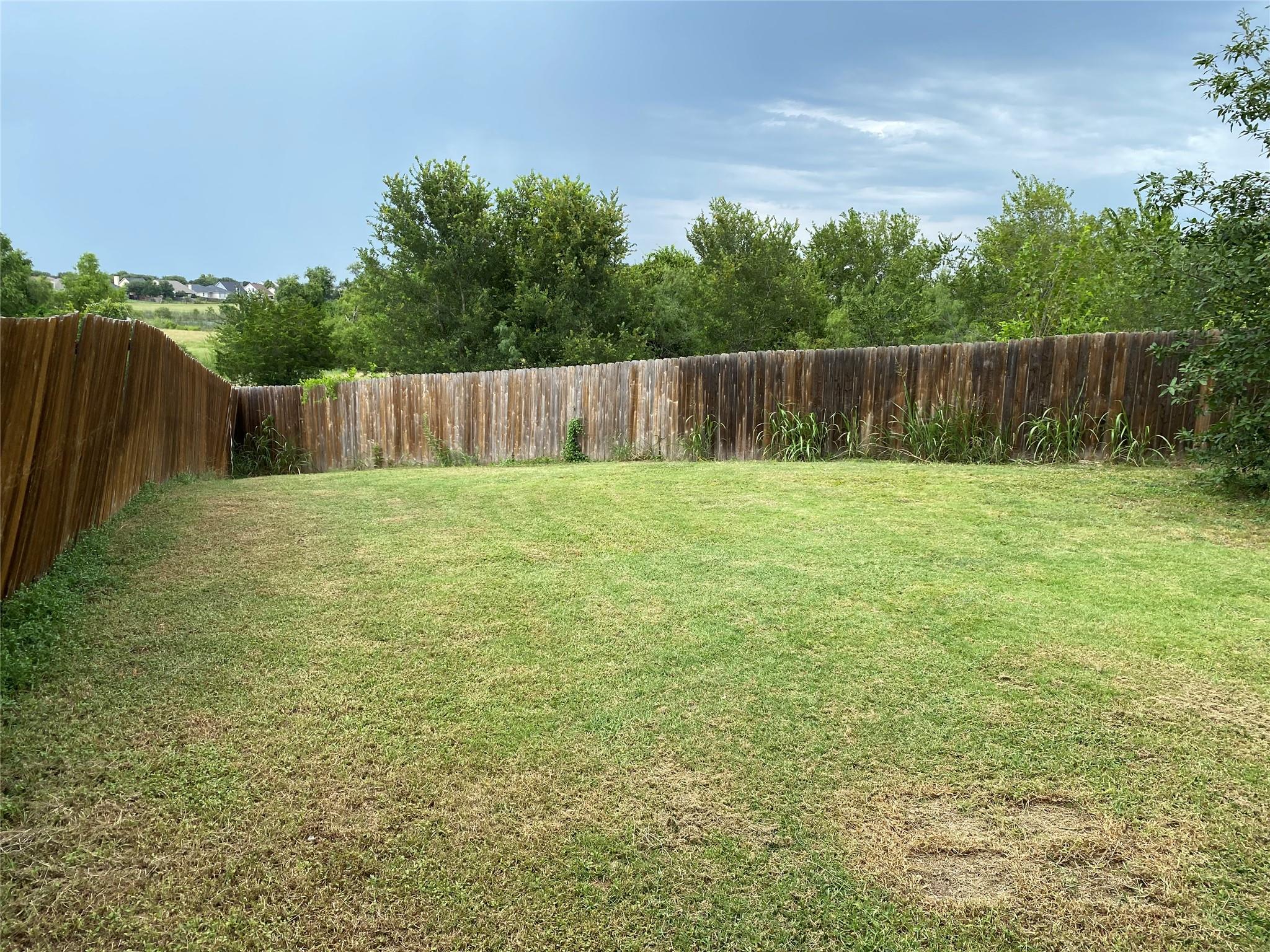 160 Lakeview Ct Property Photo 9