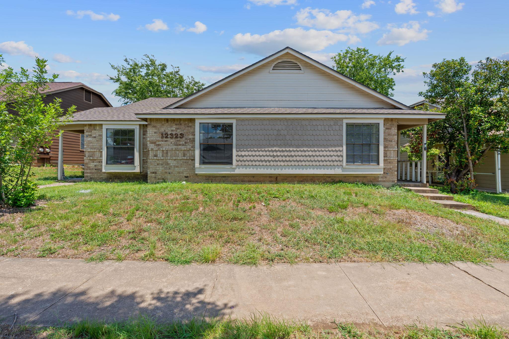 12323 Alderbrook Dr Property Photo 3