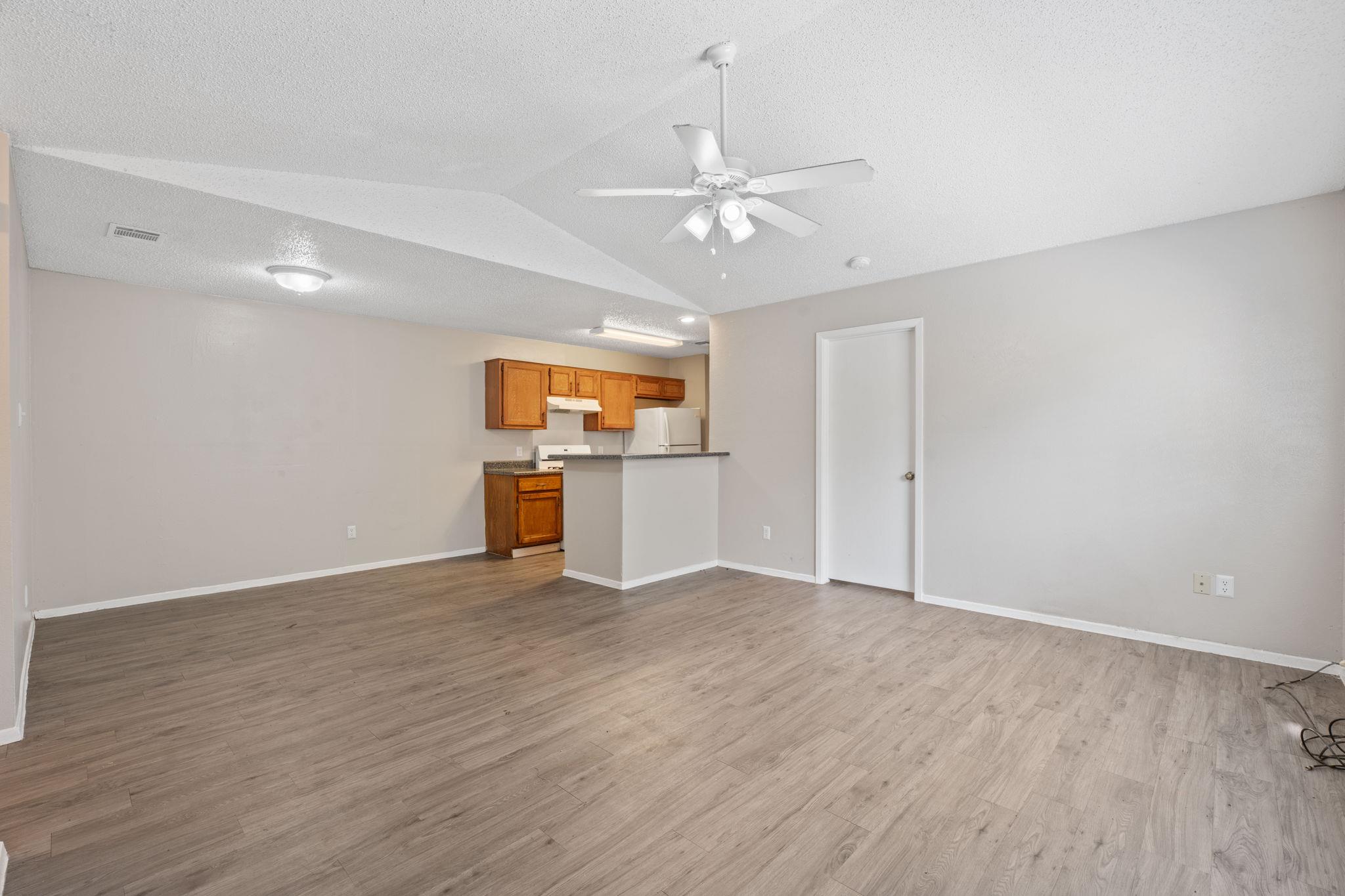 12323 Alderbrook Dr Property Photo 4