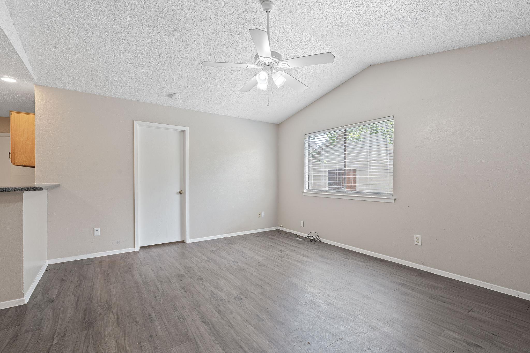 12323 Alderbrook Dr Property Photo 5