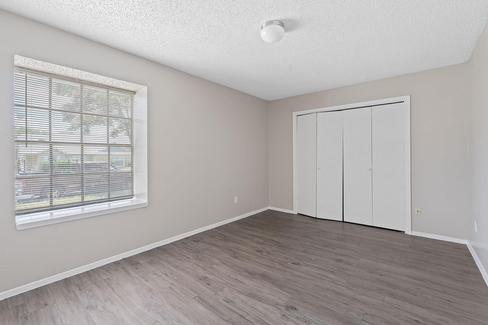 12323 Alderbrook Dr Property Photo 6