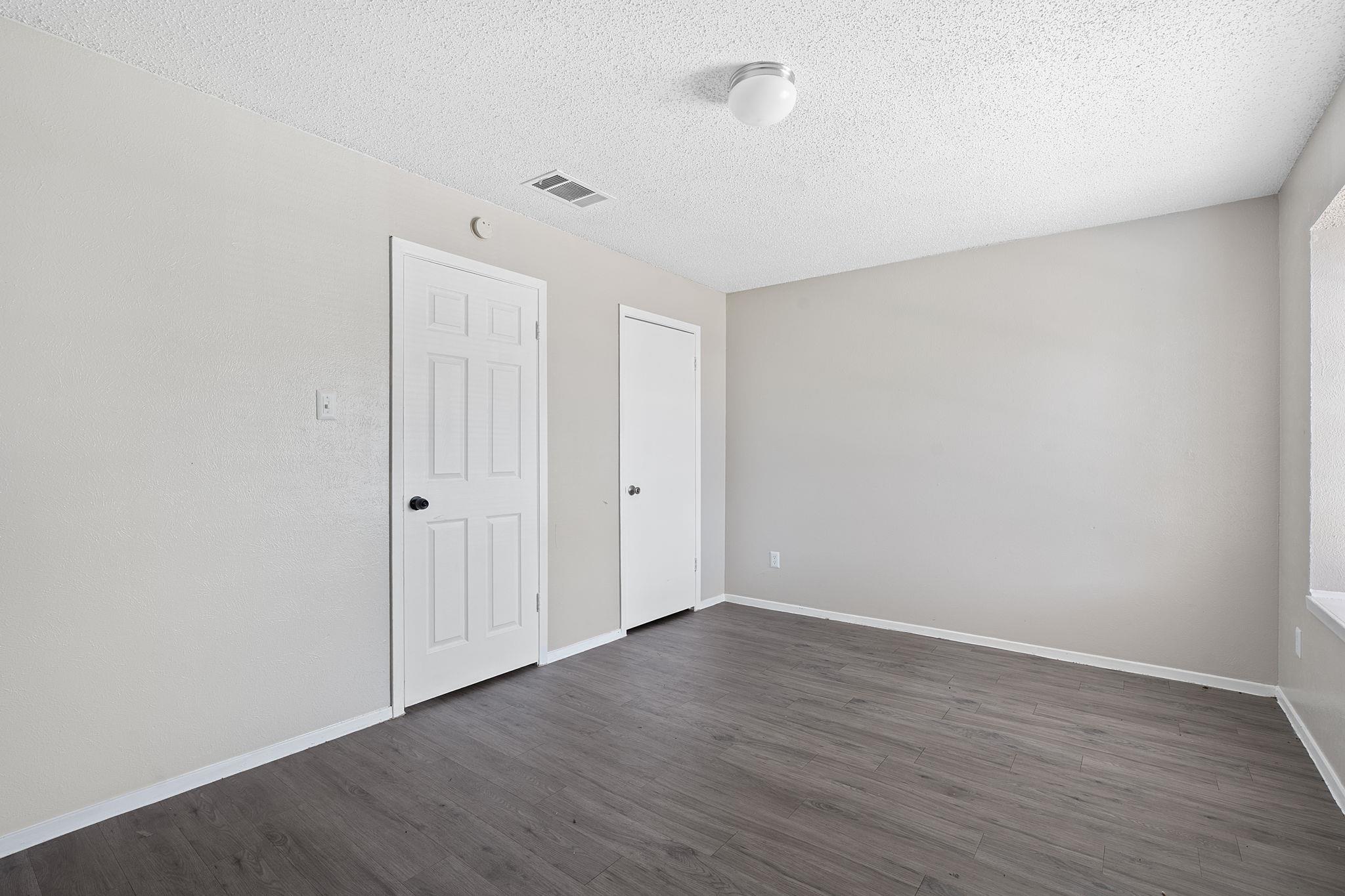 12323 Alderbrook Dr Property Photo 8