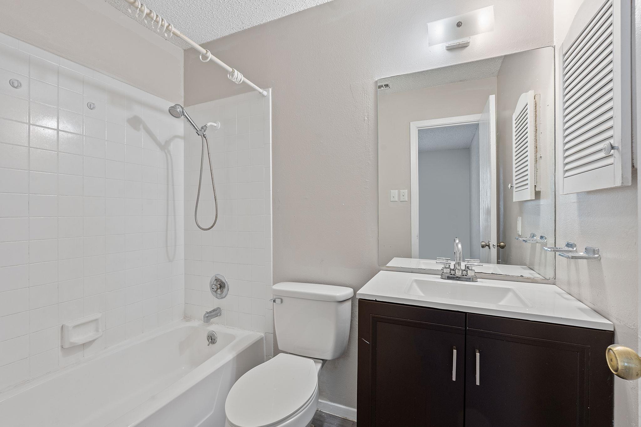 12323 Alderbrook Dr Property Photo 9