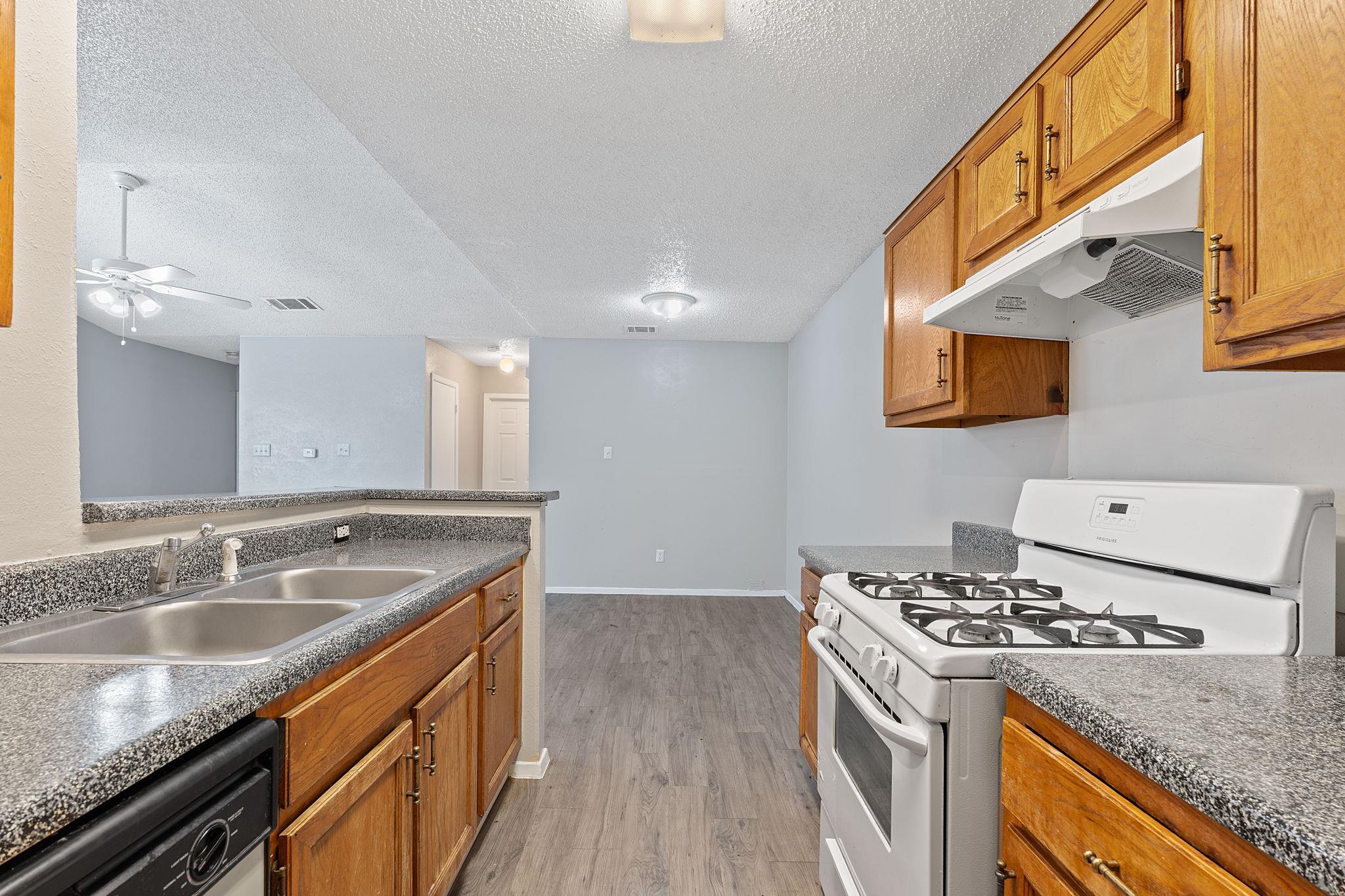 12323 Alderbrook Dr Property Photo 28