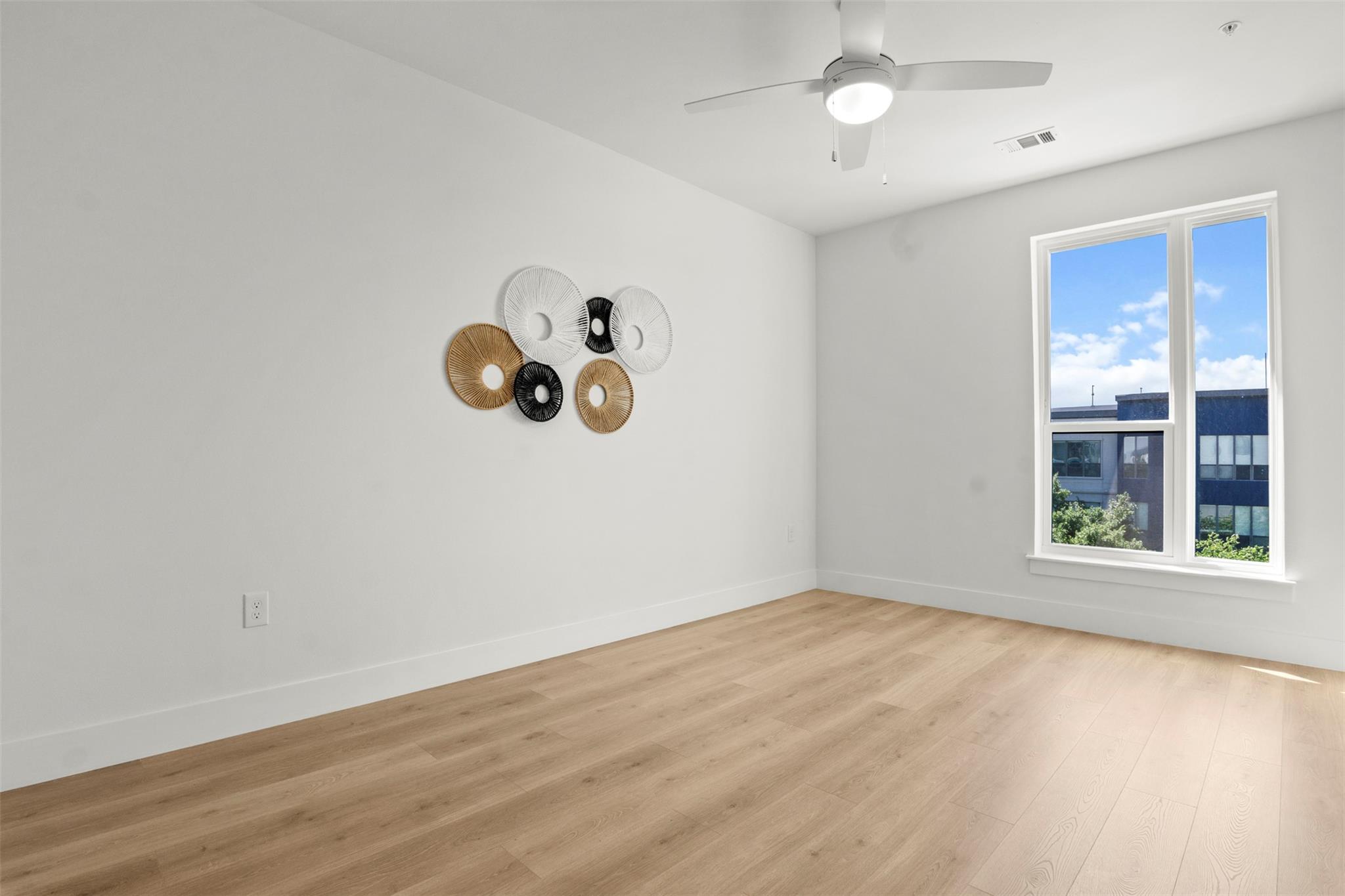 1701 Simond Ave 418 Property Photo 13
