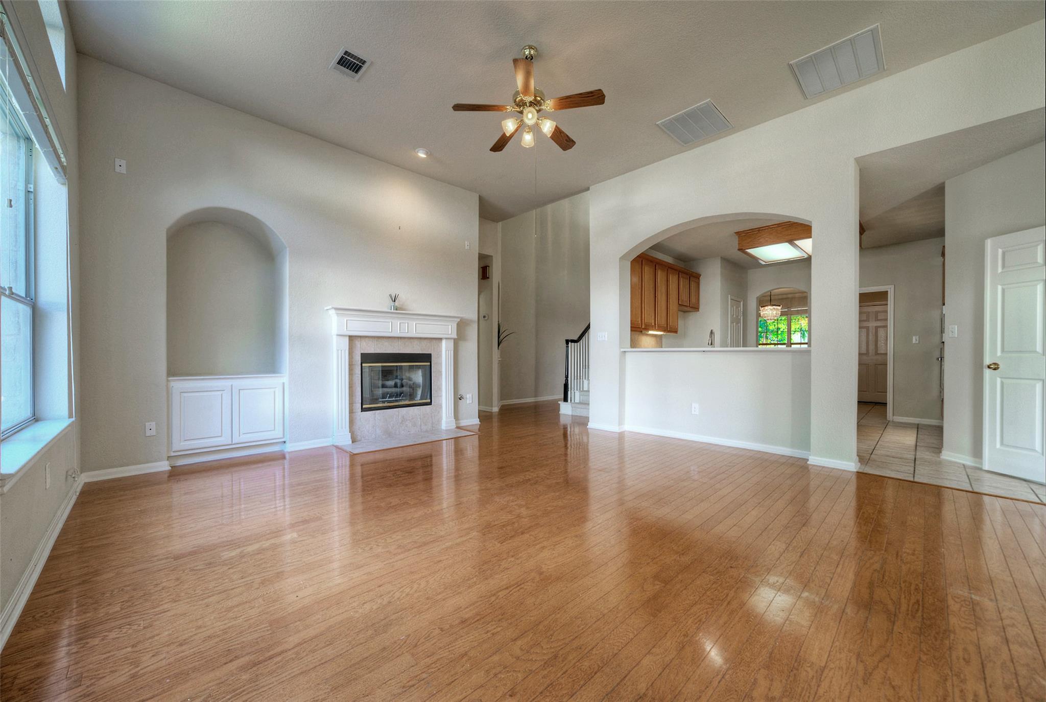 2616 Henley Dr Property Photo 4