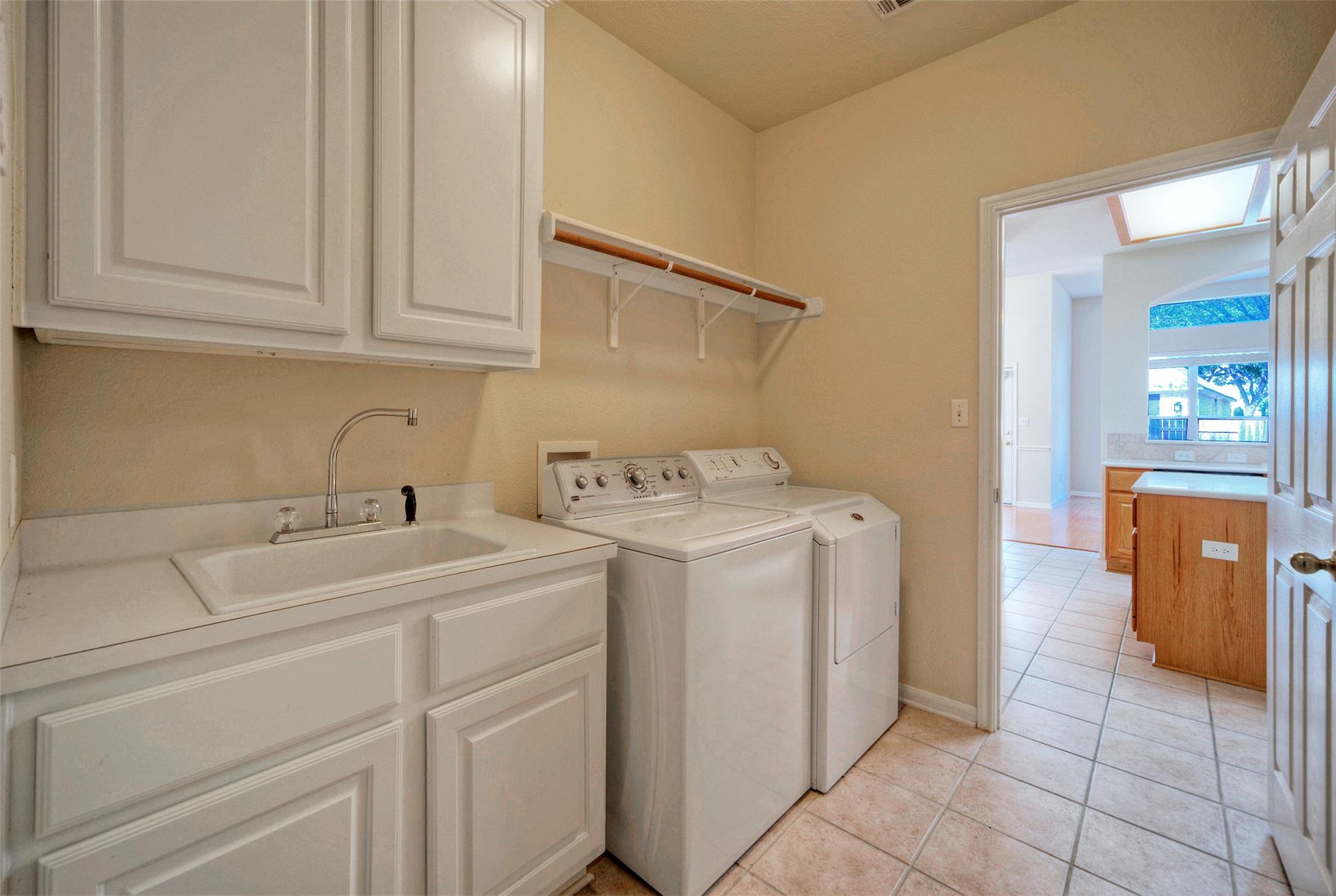 2616 Henley Dr Property Photo 34