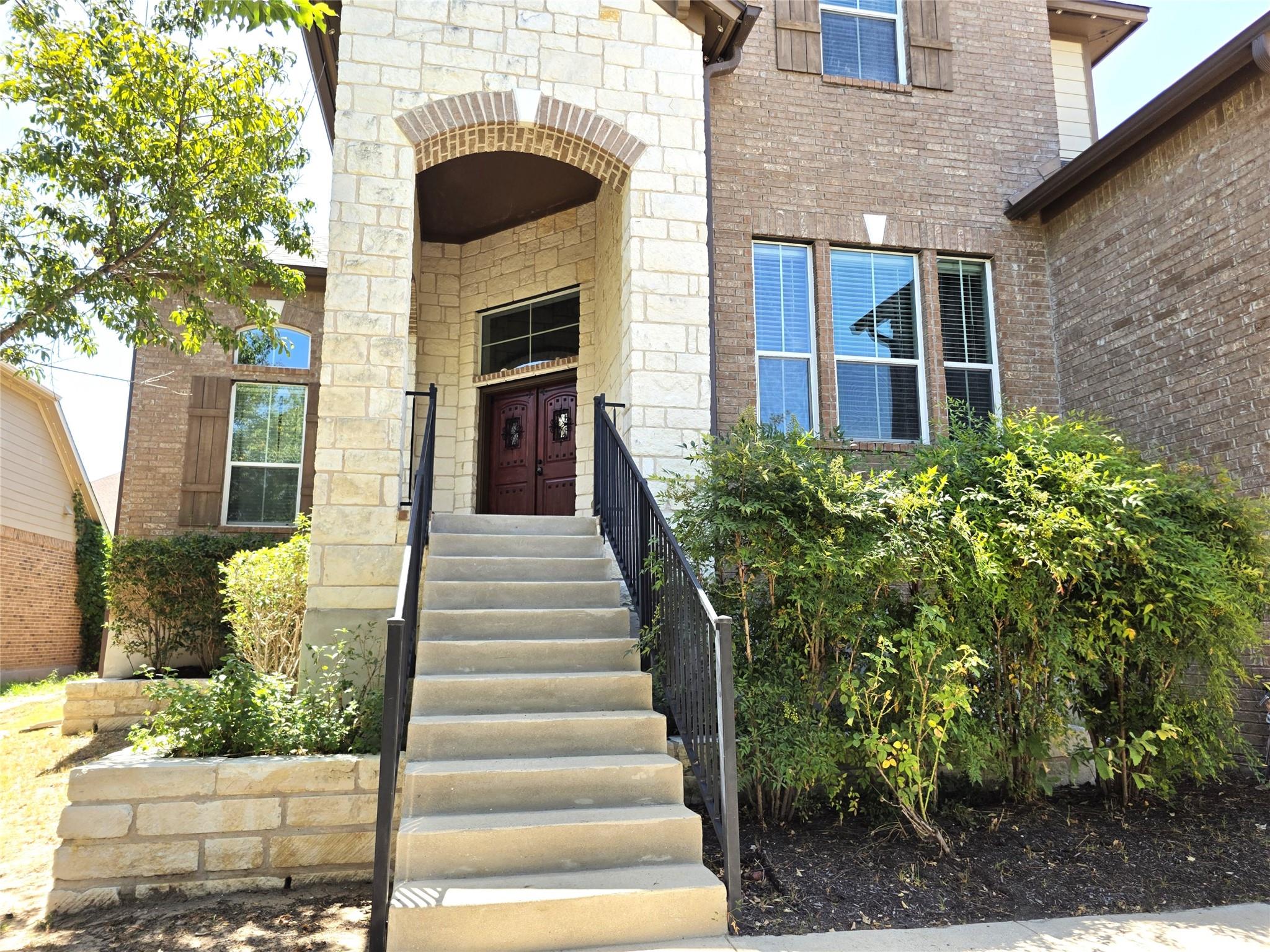 1015 Walsh Hill Trl Property Photo 2