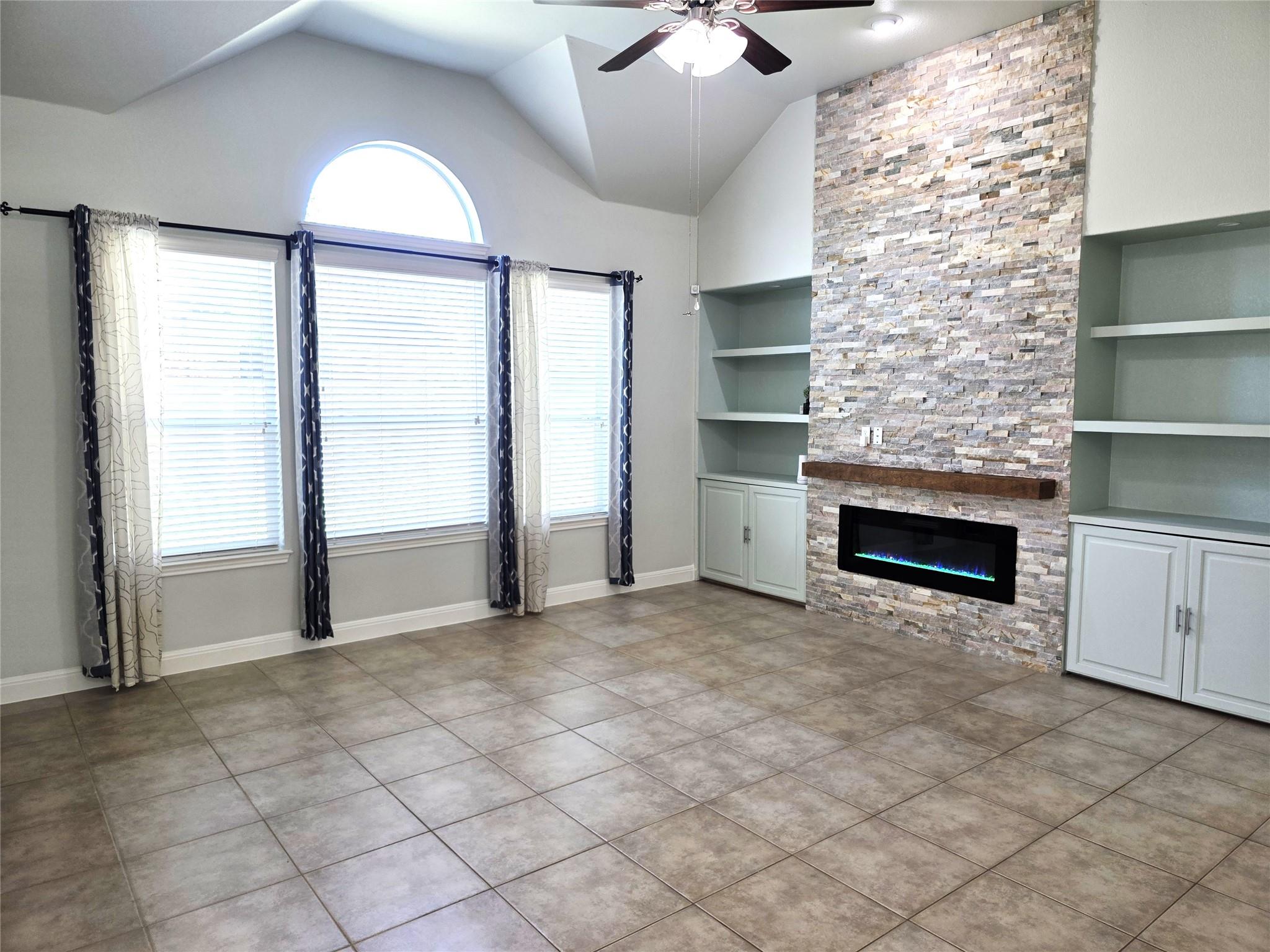 1015 Walsh Hill Trl Property Photo 9