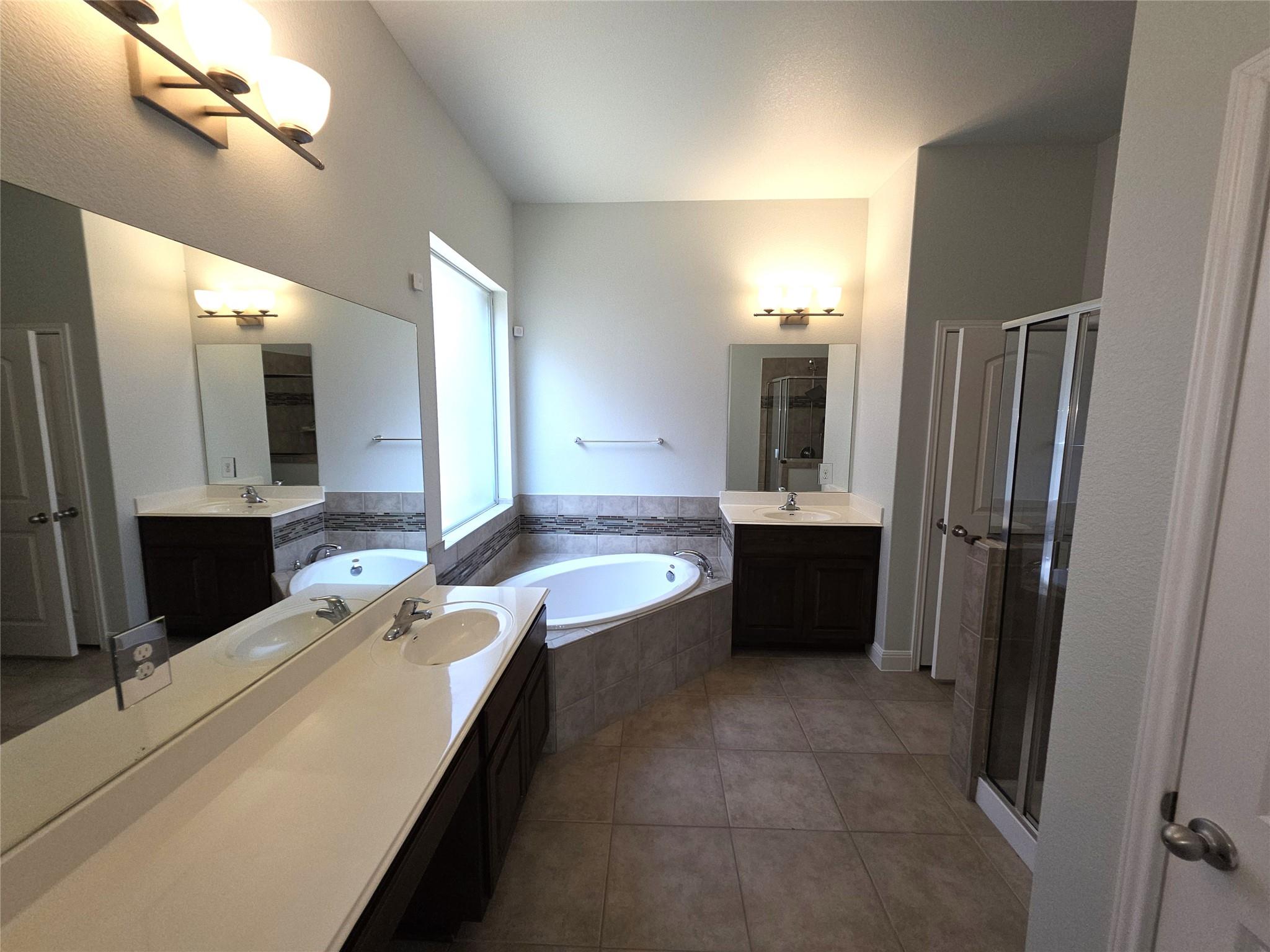 1015 Walsh Hill Trl Property Photo 18