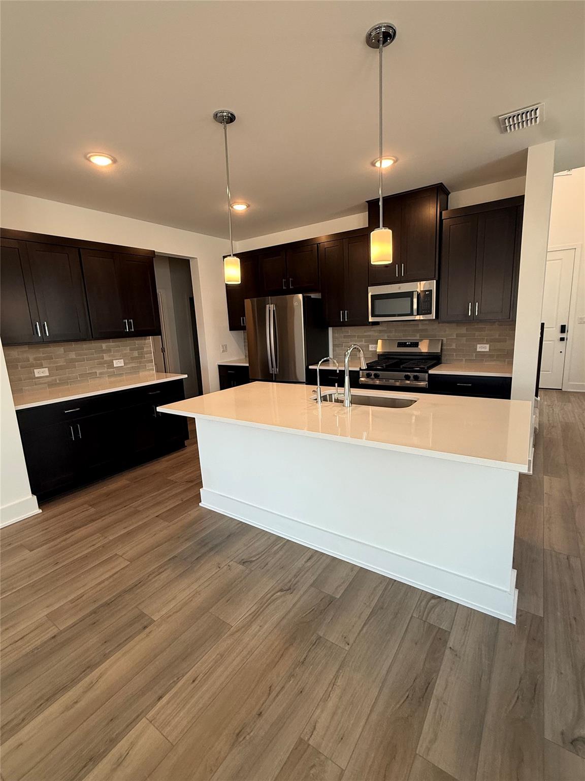 537 Bauer Loop Property Photo 4