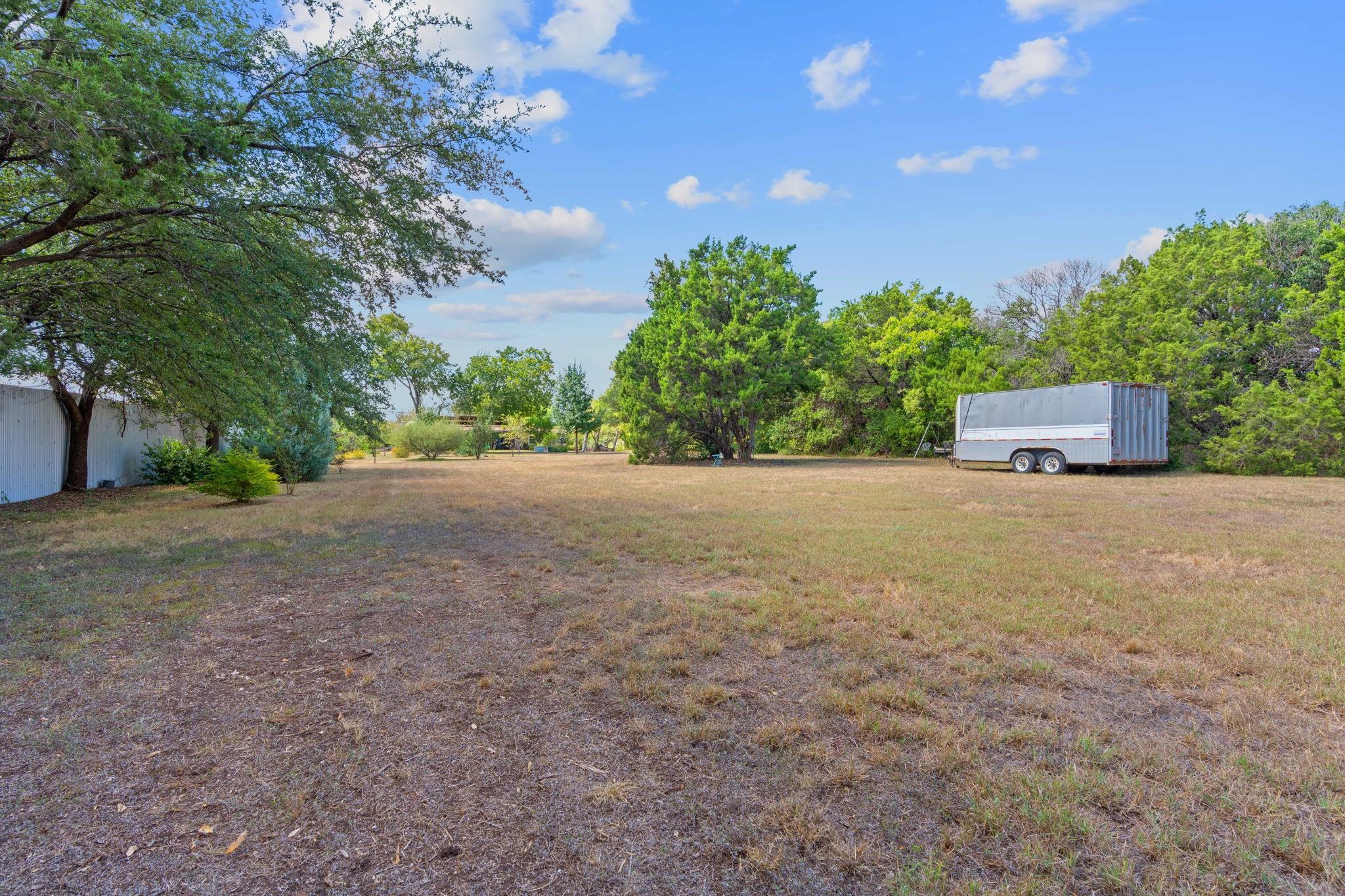 700 & 604 Corral Ln Property Photo 8