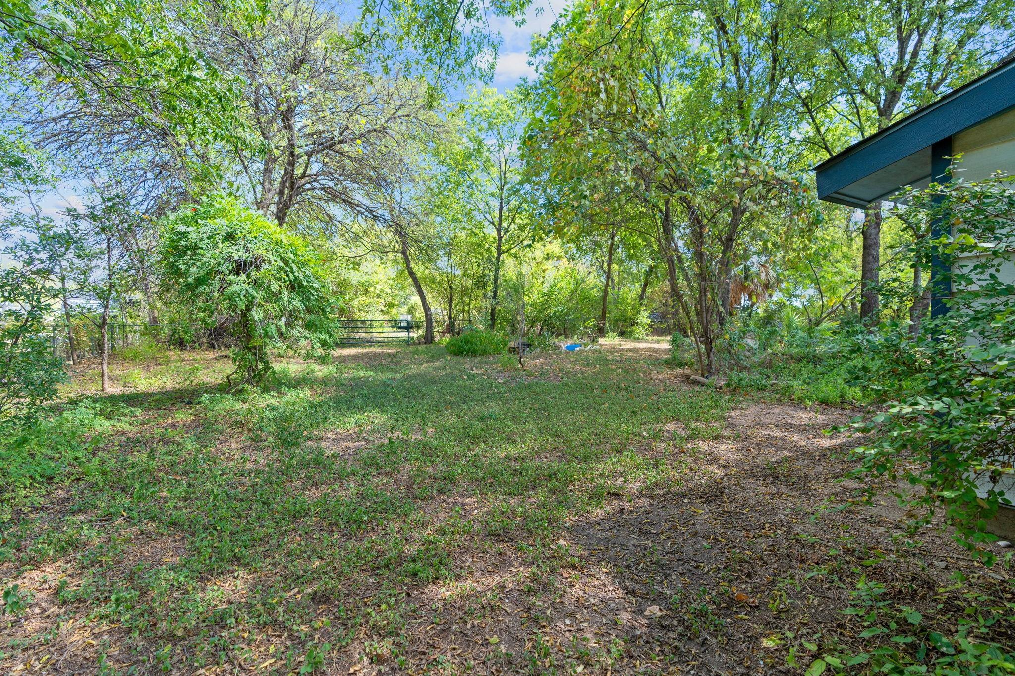 700 & 604 Corral Ln Property Photo 12
