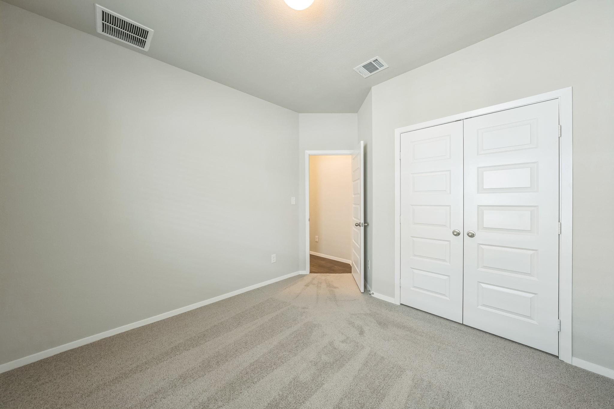107 Honeybee Ln Property Photo 5