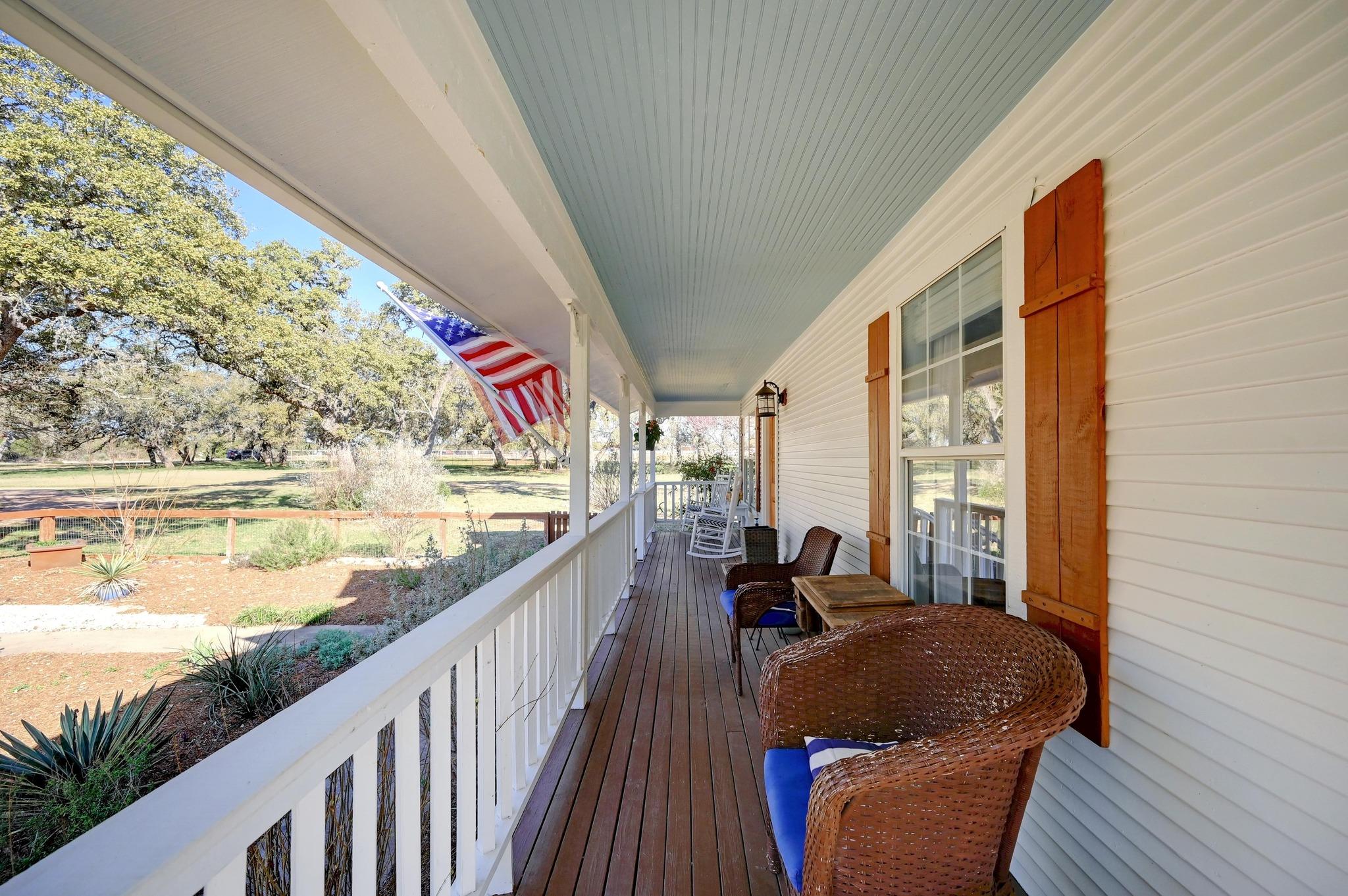 384 Sunset Rdg Property Photo 3