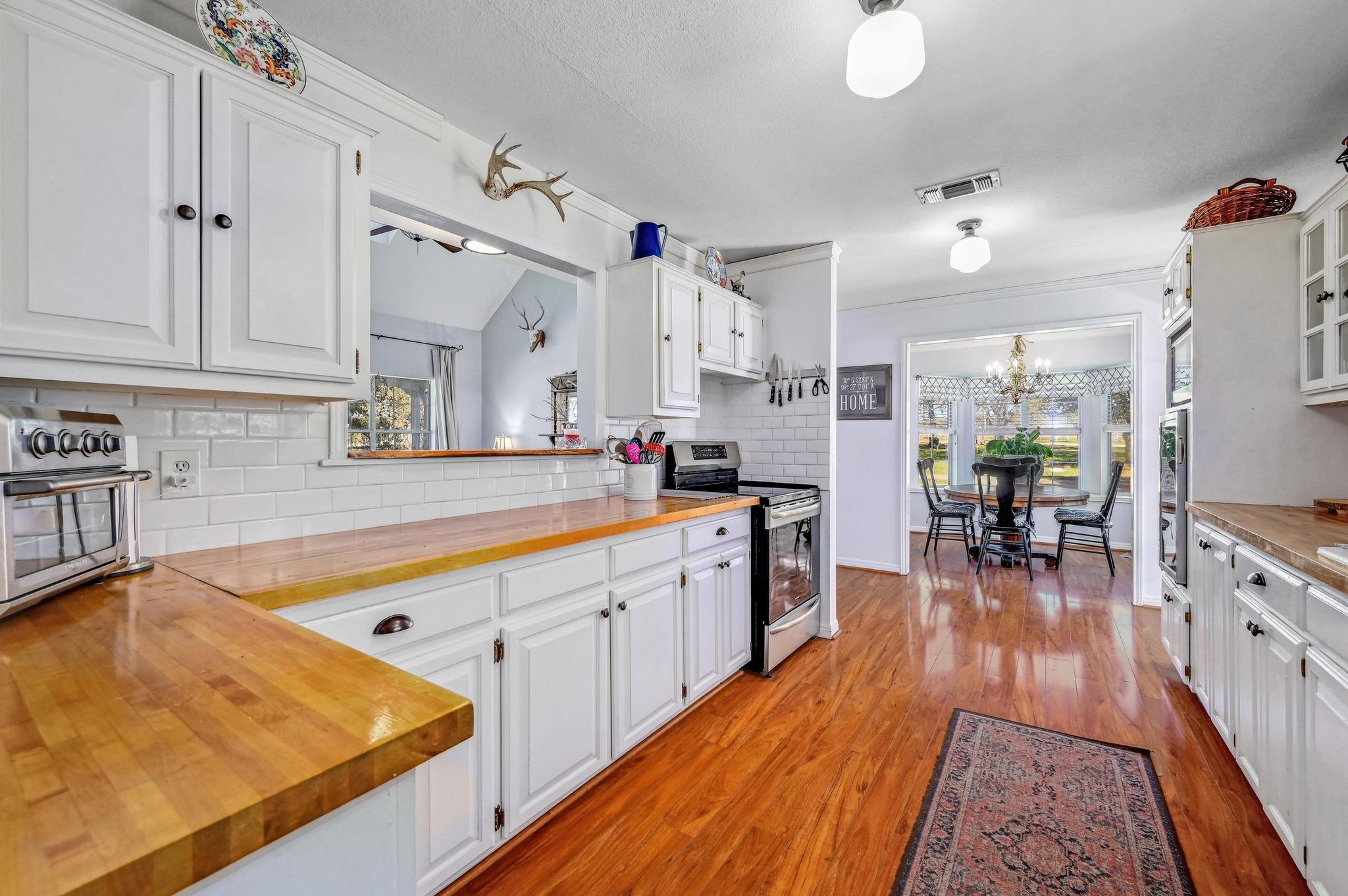 384 Sunset Rdg Property Photo 9