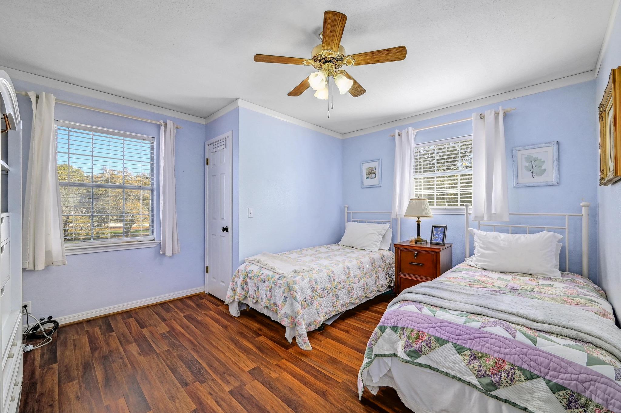 384 Sunset Rdg Property Photo 18