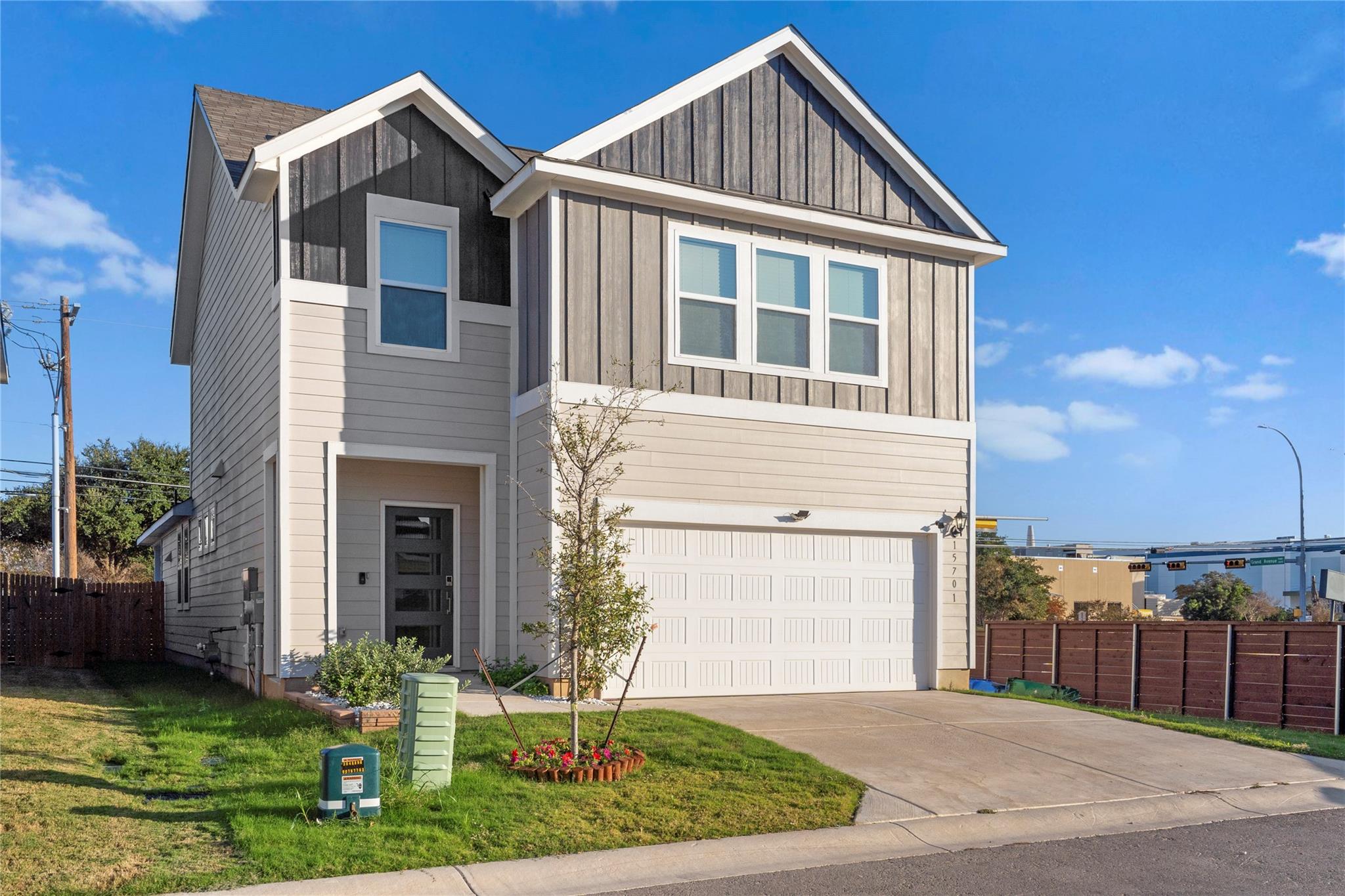 15701 Oglethorpe Dr #100 Property Photo 1