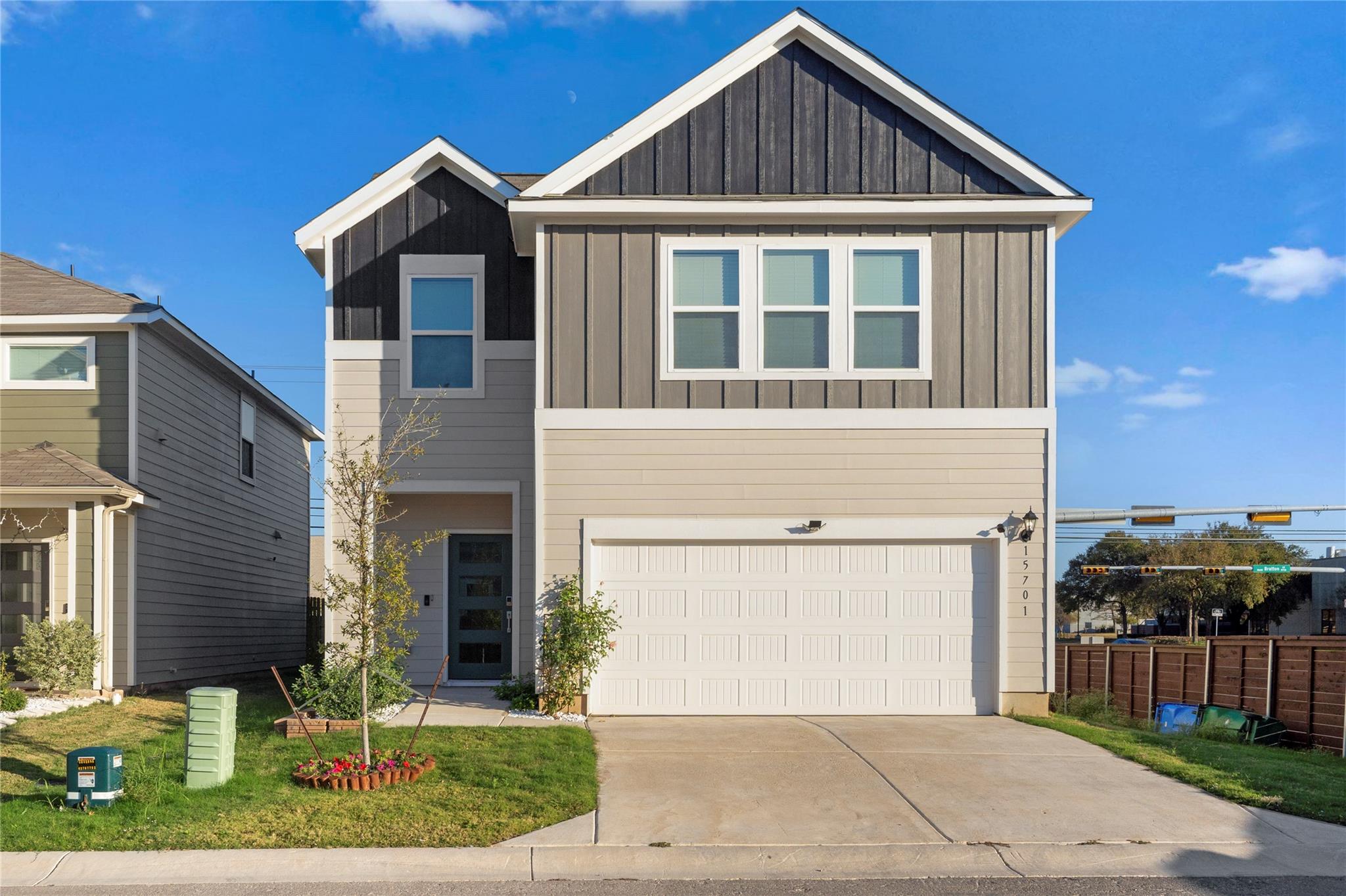 15701 Oglethorpe Dr #100 Property Photo 2