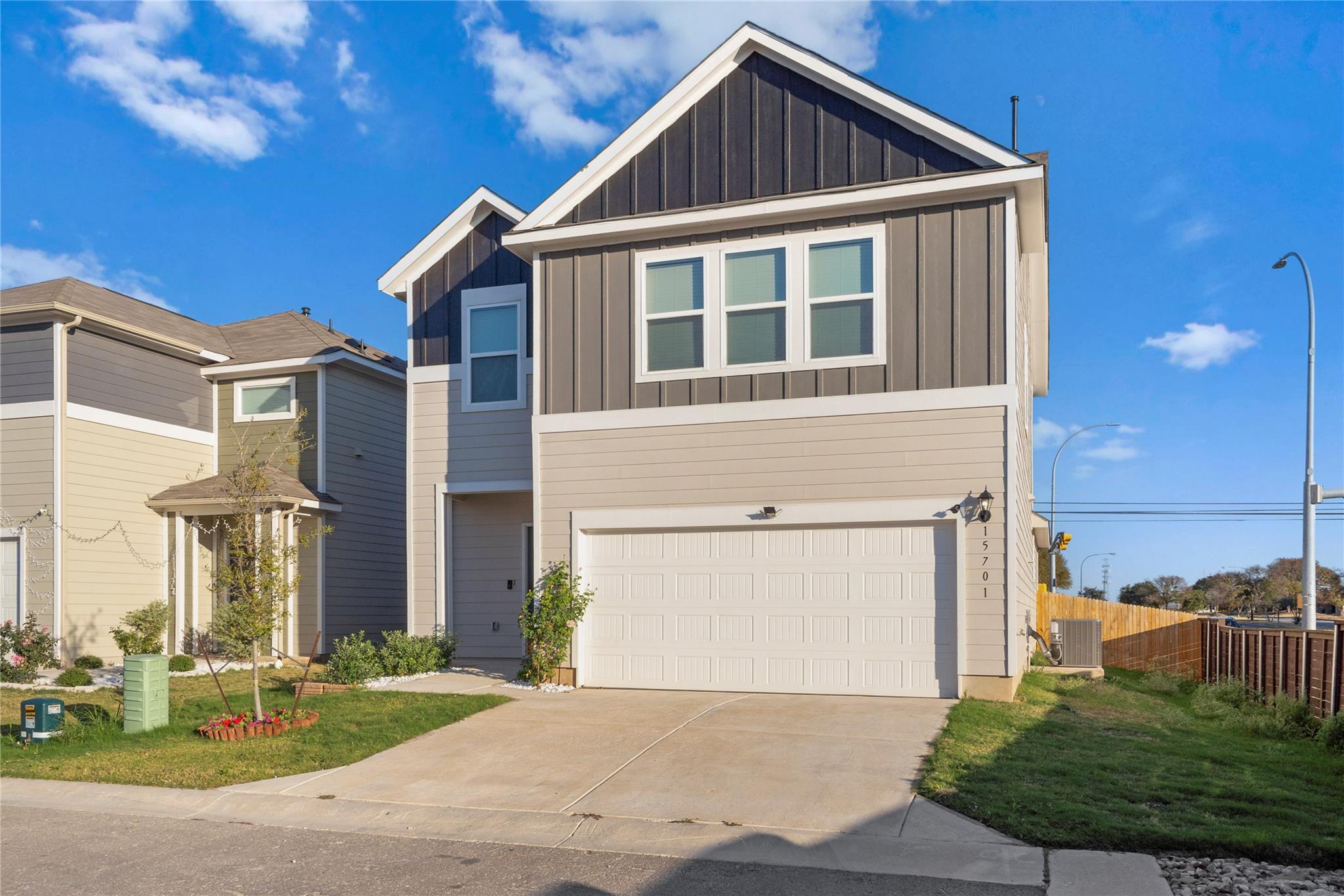 15701 Oglethorpe Dr #100 Property Photo 3