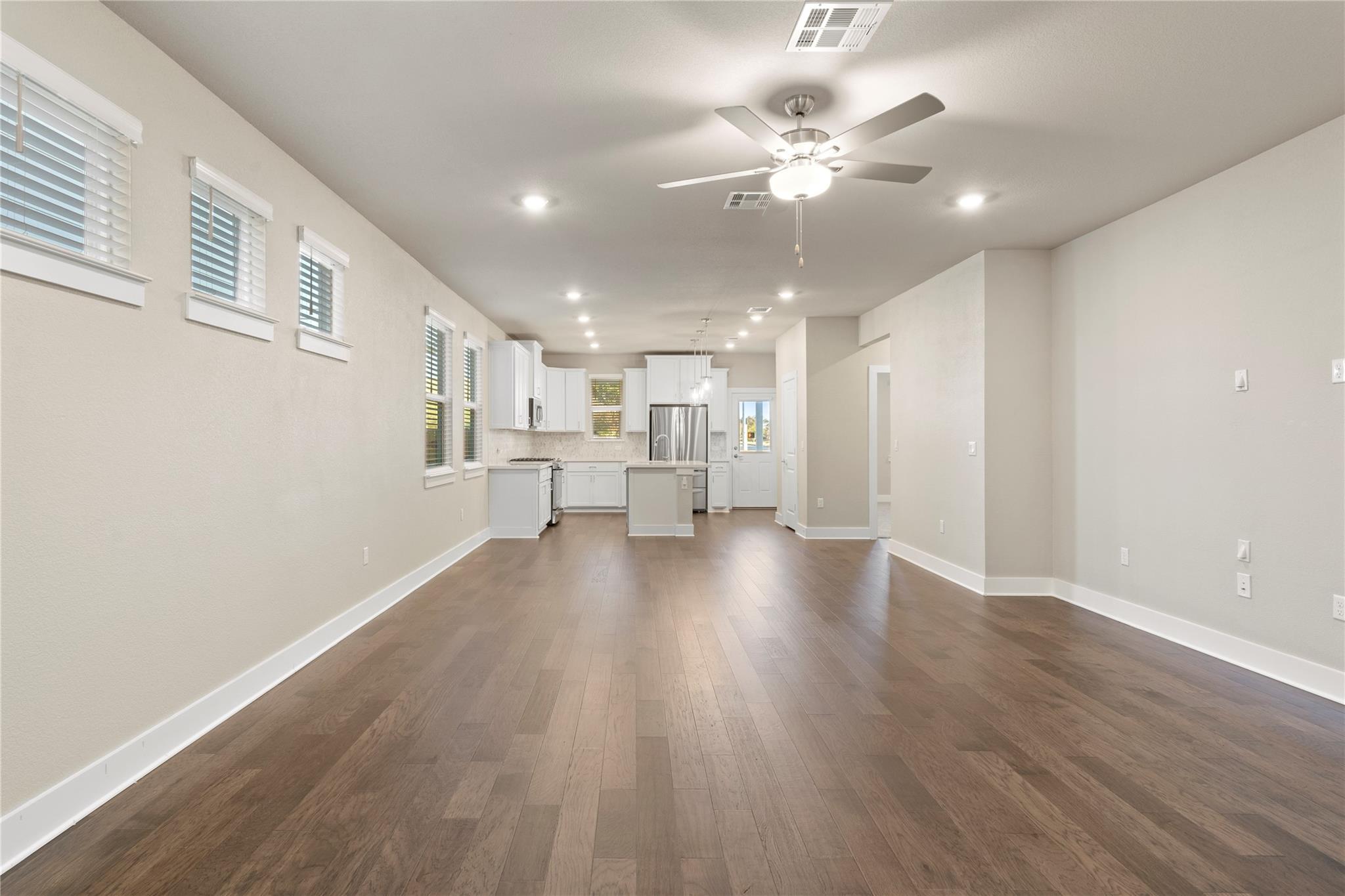 15701 Oglethorpe Dr #100 Property Photo 6