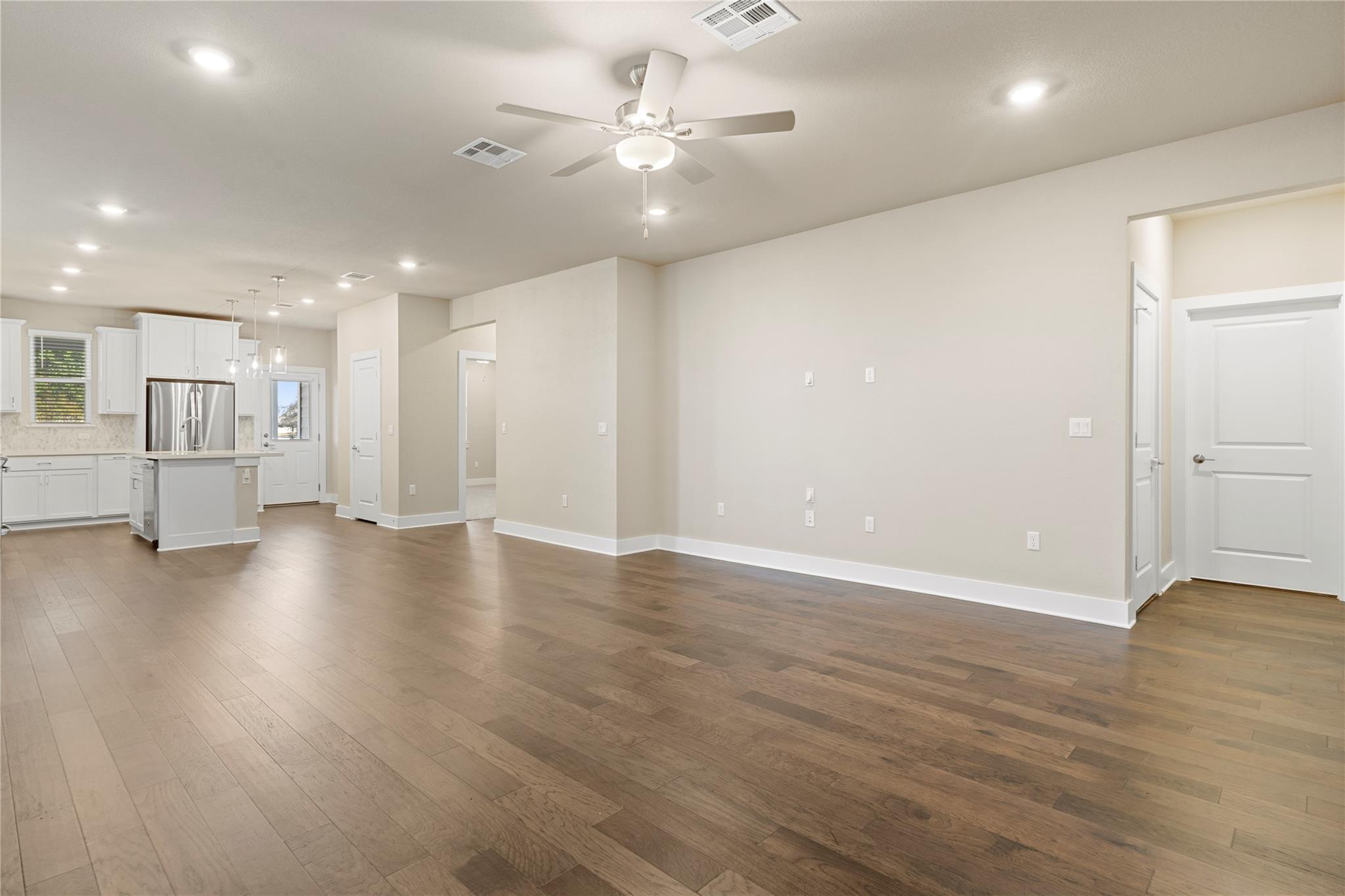 15701 Oglethorpe Dr #100 Property Photo 7