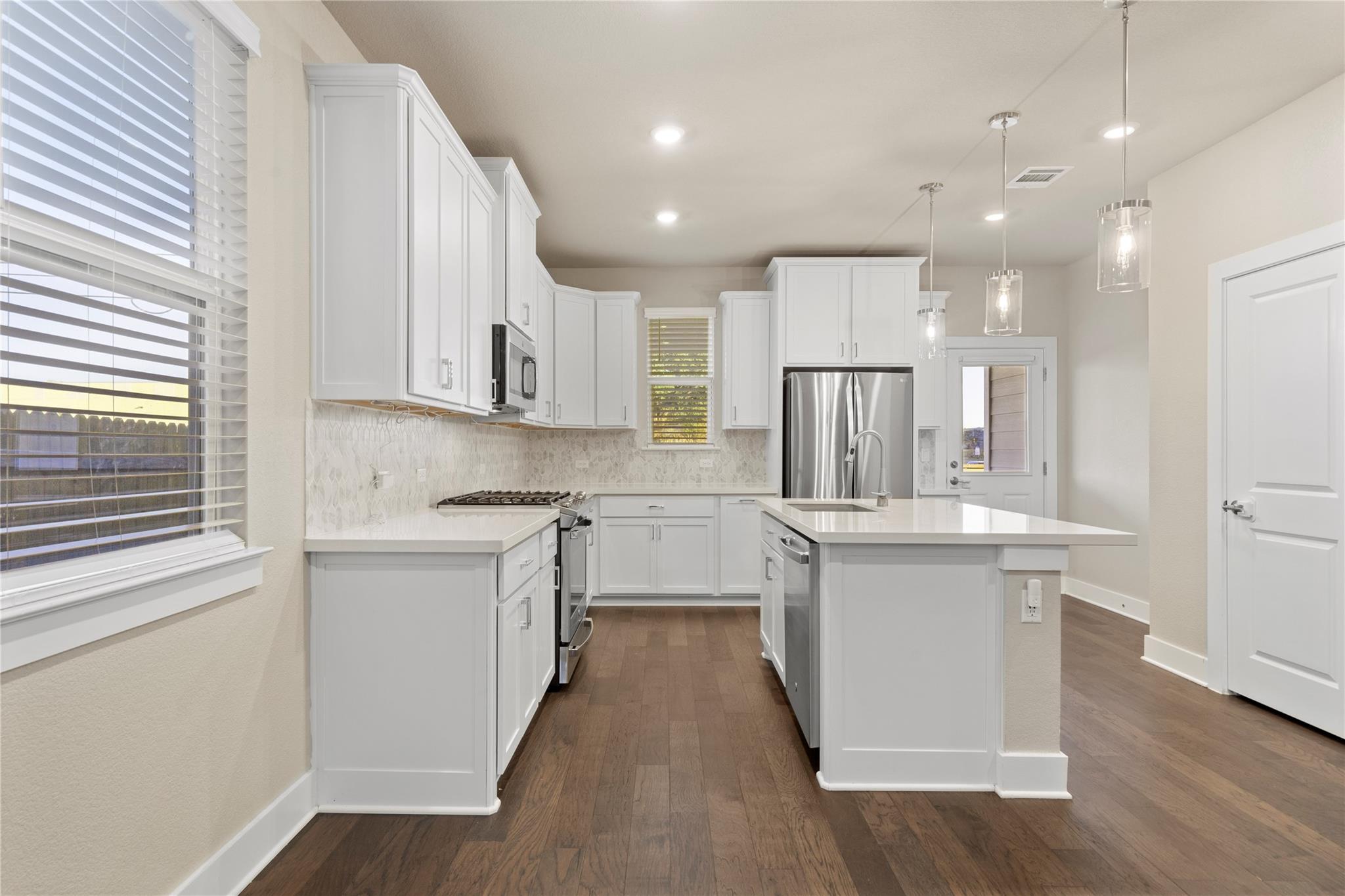 15701 Oglethorpe Dr #100 Property Photo 13