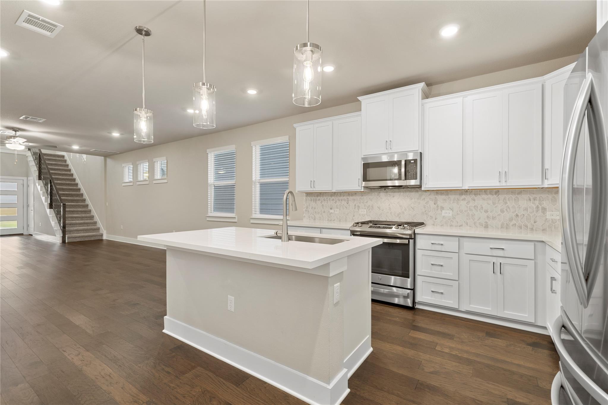 15701 Oglethorpe Dr #100 Property Photo 15