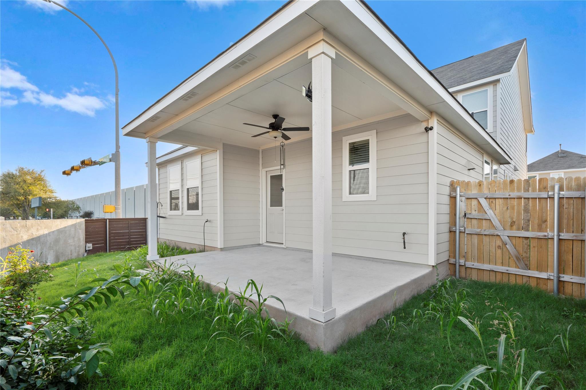 15701 Oglethorpe Dr #100 Property Photo 31