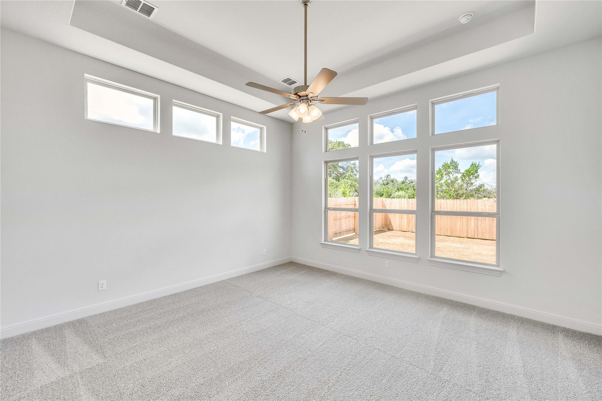 909 Landing Ln Property Photo 10