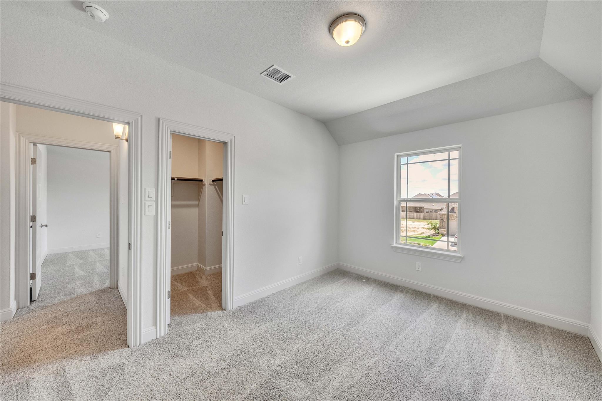 909 Landing Ln Property Photo 16