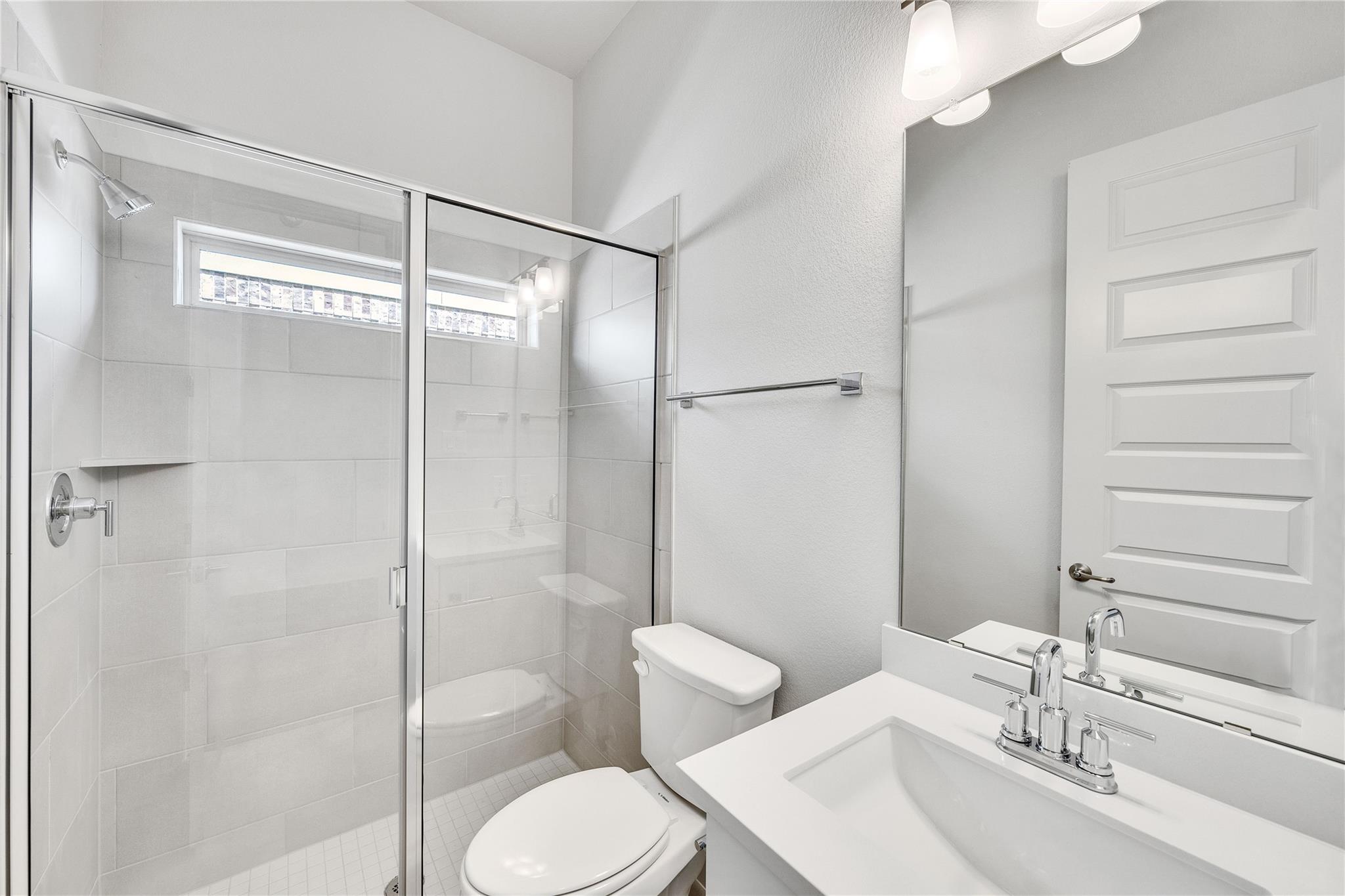 909 Landing Ln Property Photo 17