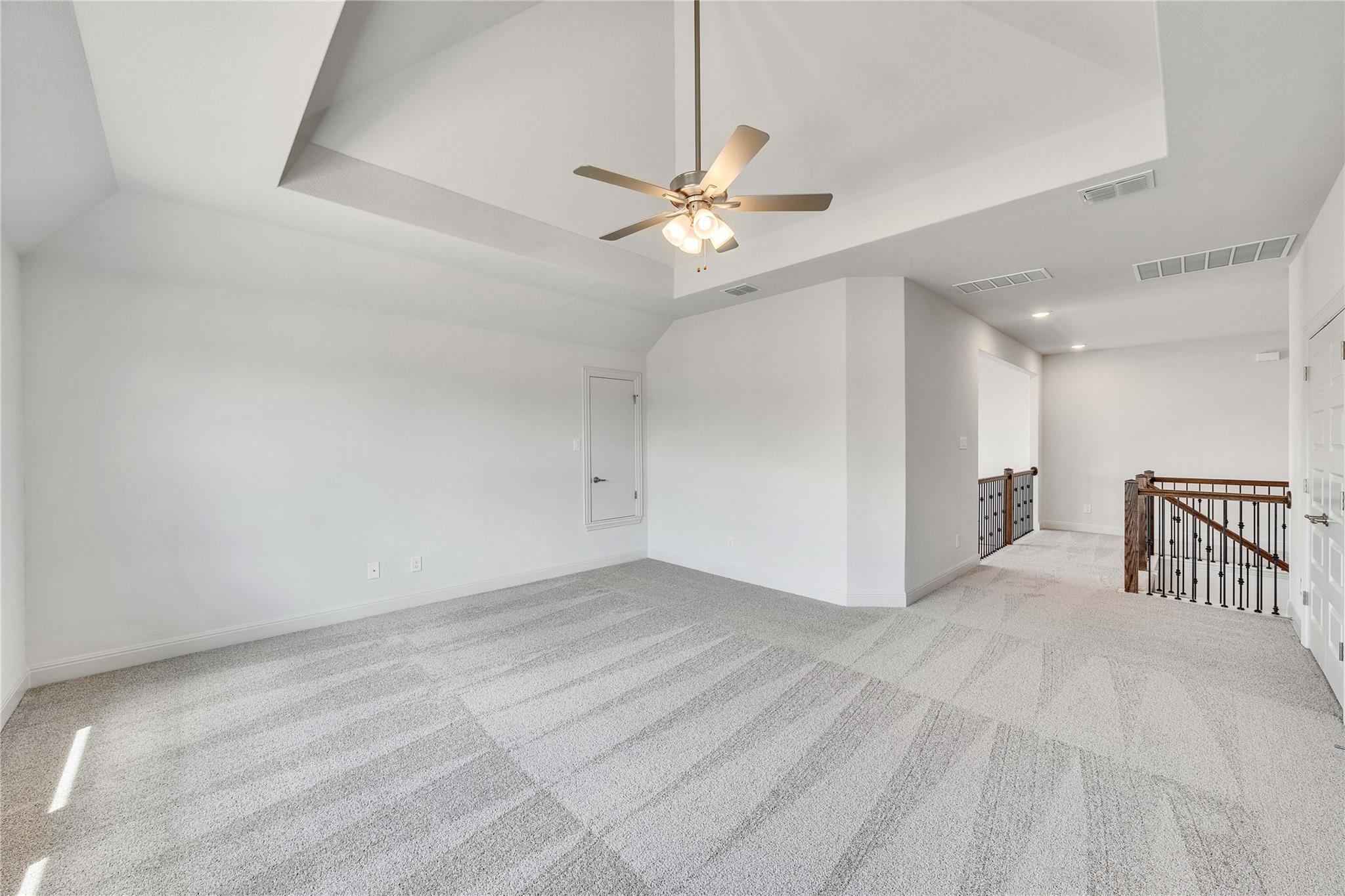 909 Landing Ln Property Photo 18