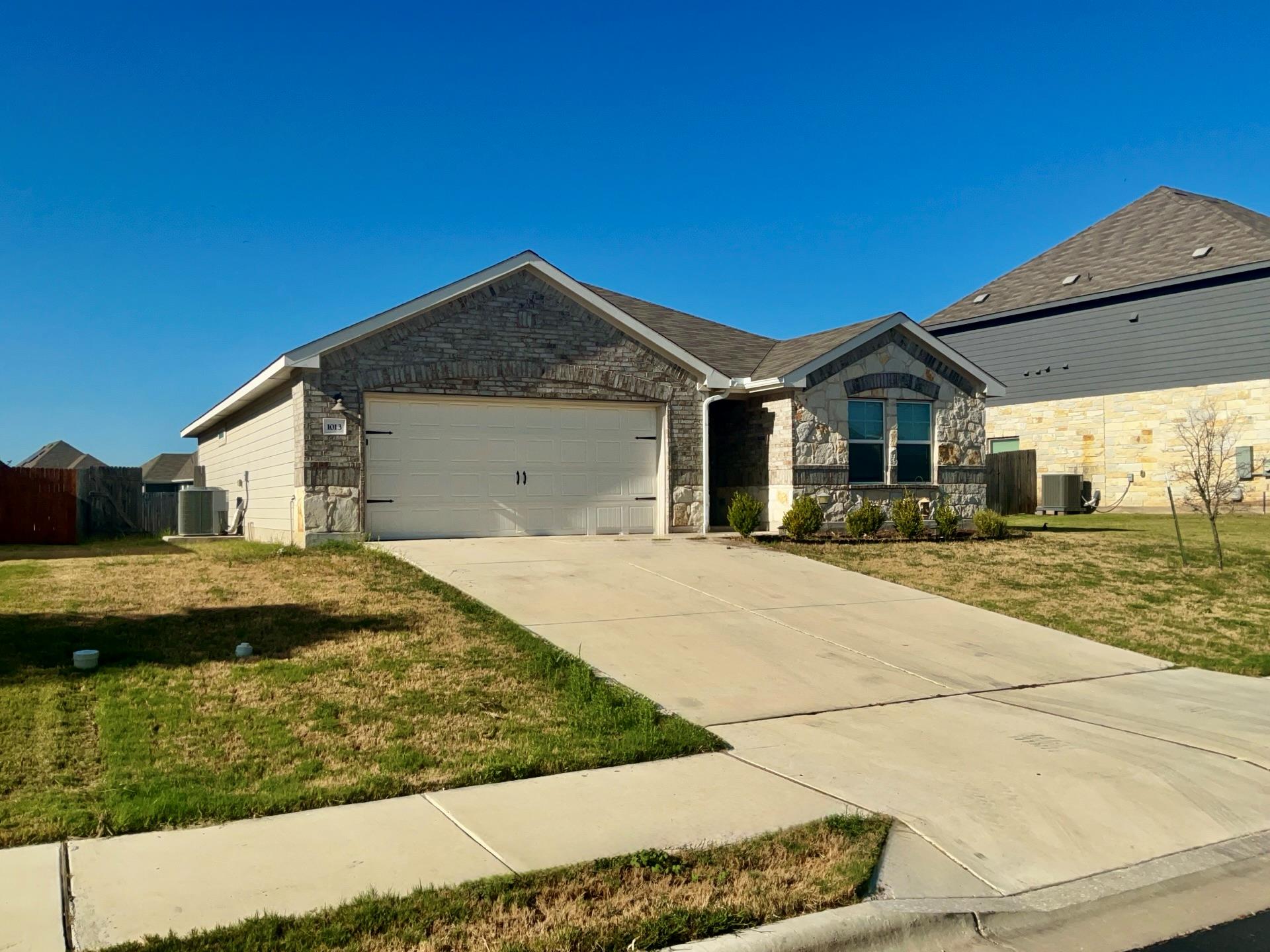 1013 Otello Way Property Photo 2