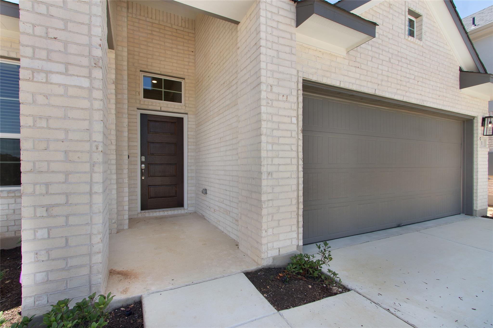 1100 Stonehill Dr Property Photo 2