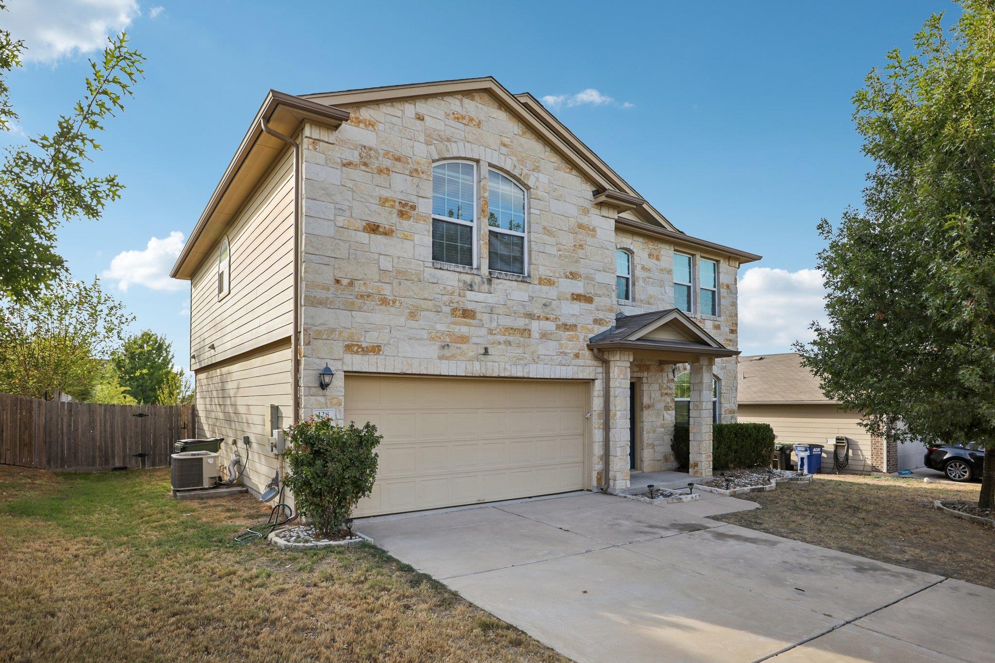 128 Leon River Loop Property Photo 1