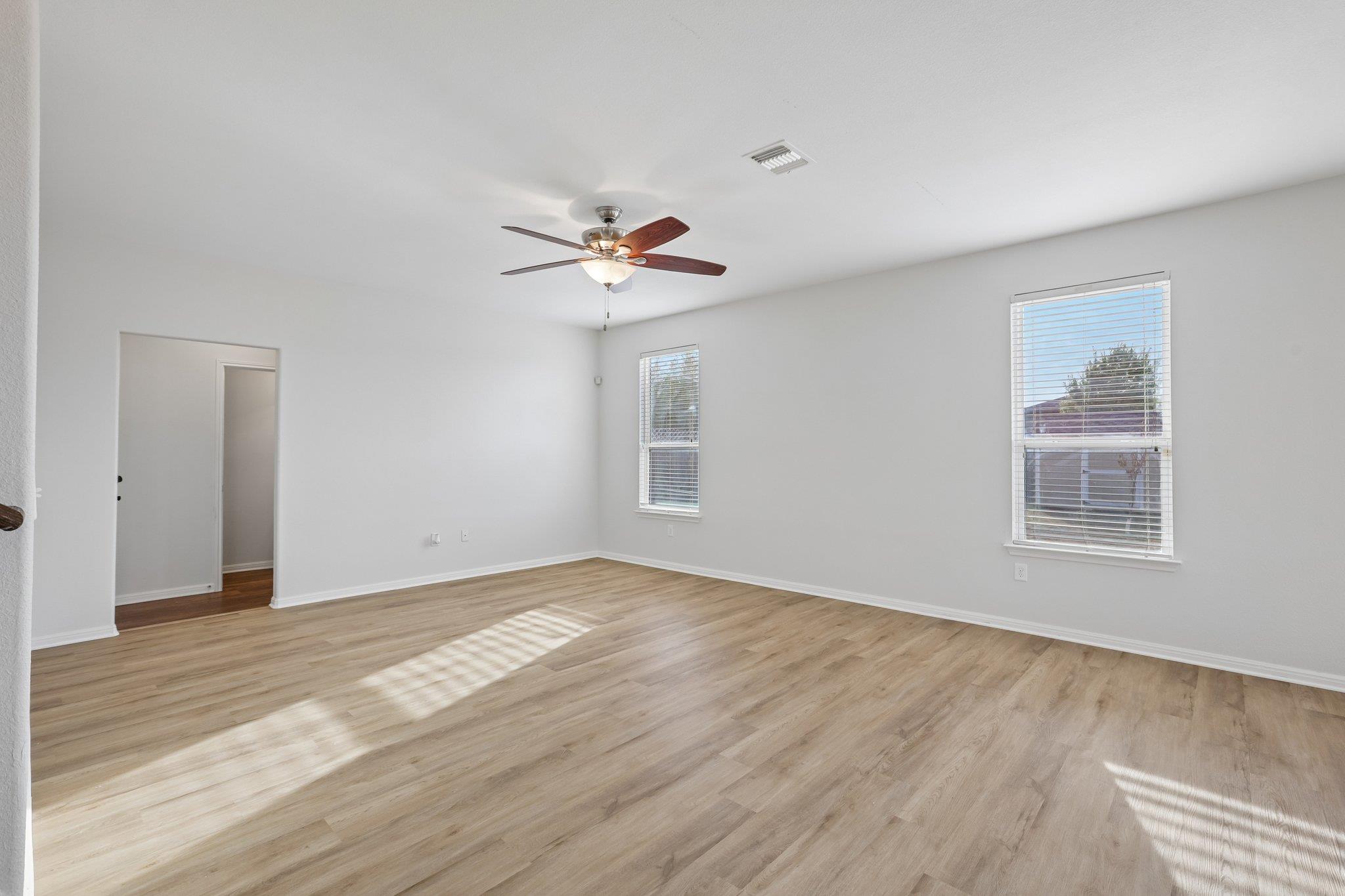128 Leon River Loop Property Photo 3