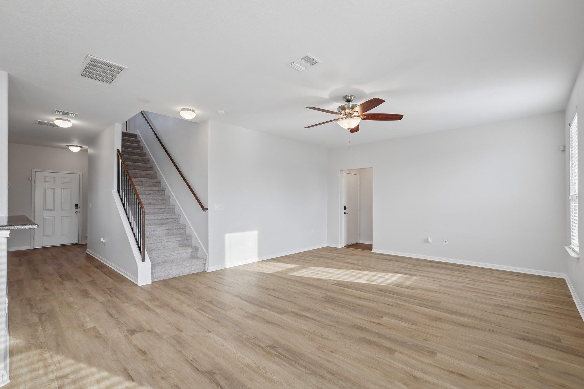 128 Leon River Loop Property Photo 4
